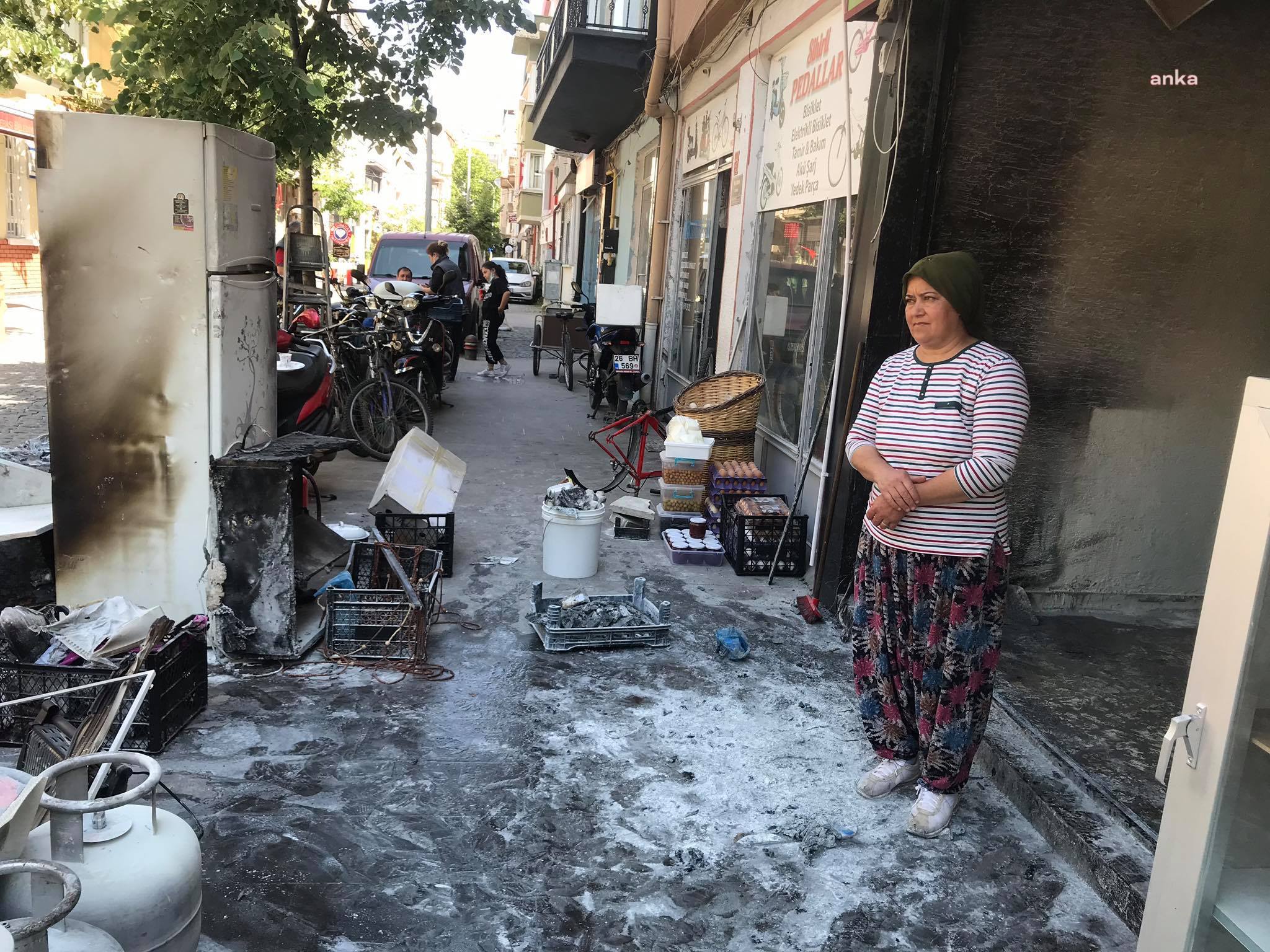 BUZDOLABI ALEV ALDI İŞ YERİ YANDI