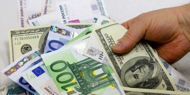 EURO 7,10, DOLAR İSE 6,20'Yİ GÖRDÜ