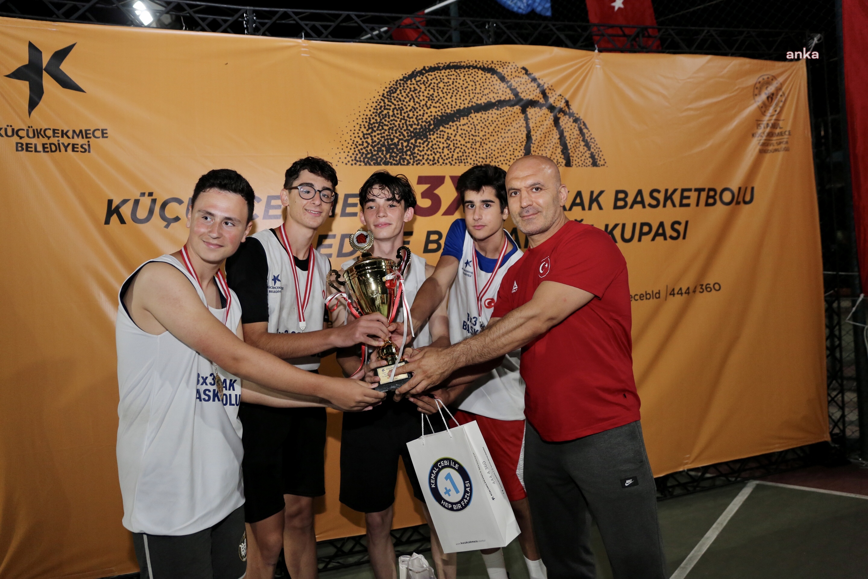 KÜÇÜKÇEKMECE’DEKİ 3X3 SOKAK BASKETBOLU TURNUVALARINDA KIYASIYA REKABET