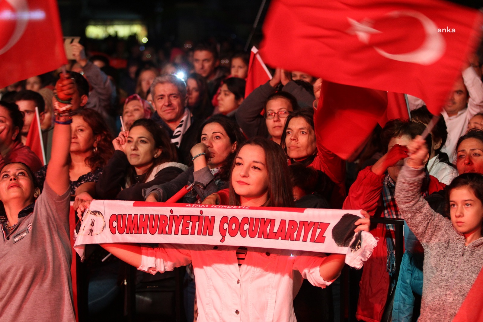 İZMİR'DE BİN 500 KİŞİ ATATÜRK İÇİN ZEYBEK OYNAYACAK