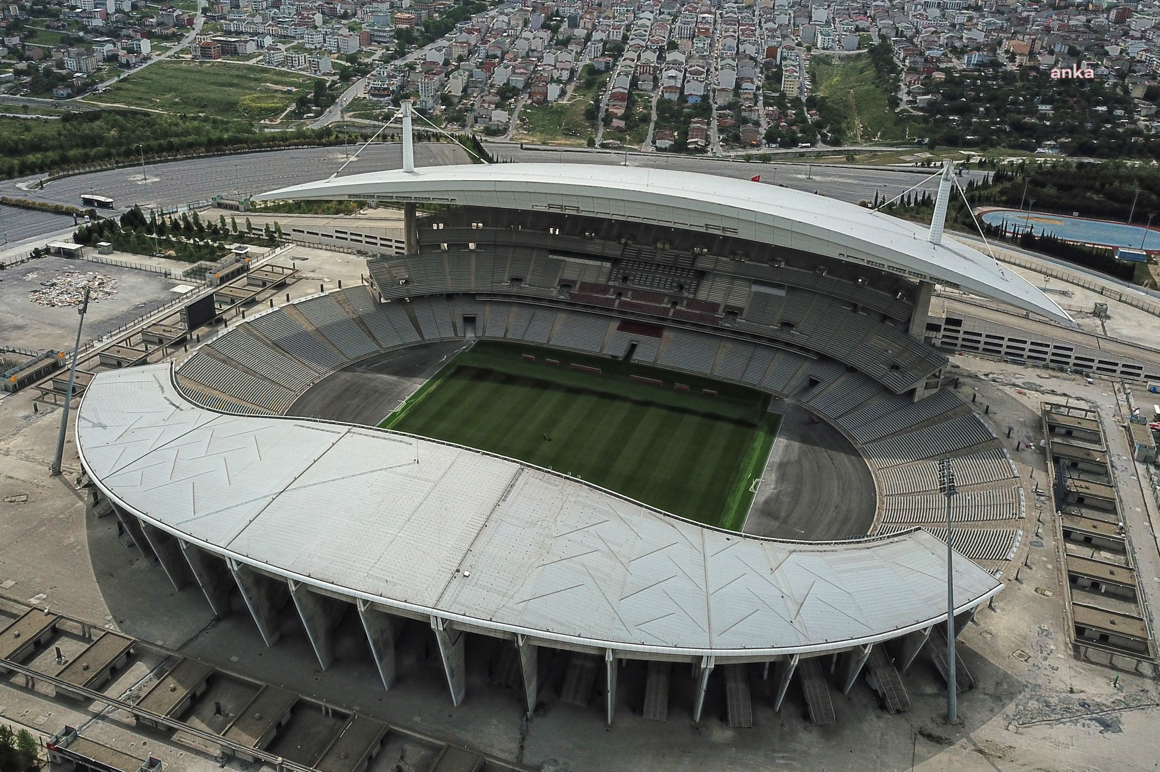 UEFA, 2023 ŞAMPİYONLAR LİGİ FİNALİNİN İSTANBUL'DA OYNANACAĞINI DUYURDU