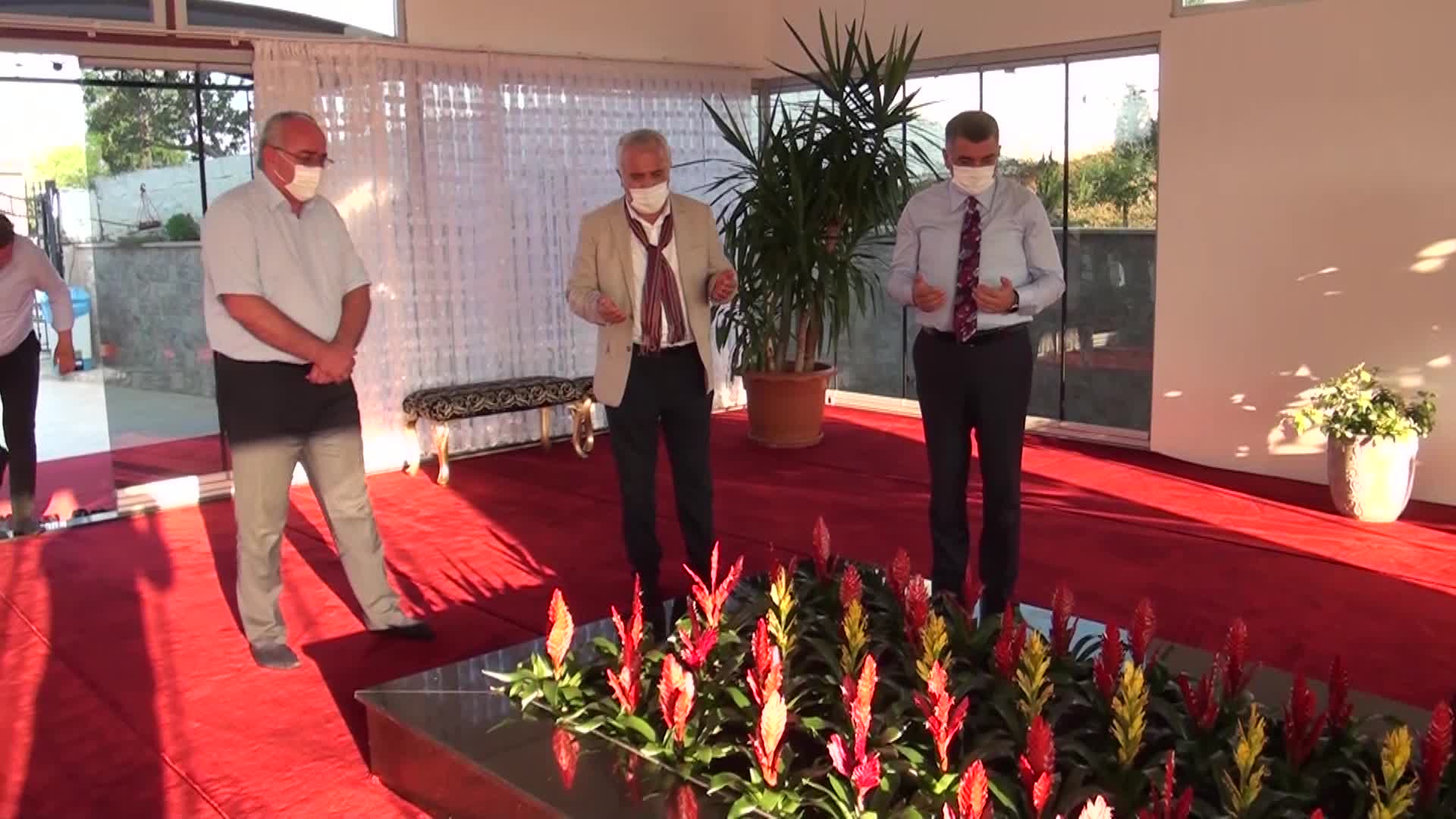 CHP’Lİ VEKİLLER, PROF. DR. HAYDAR BAŞ’IN TRABZON'DAKİ MEZARINI ZİYARET ETTİLER