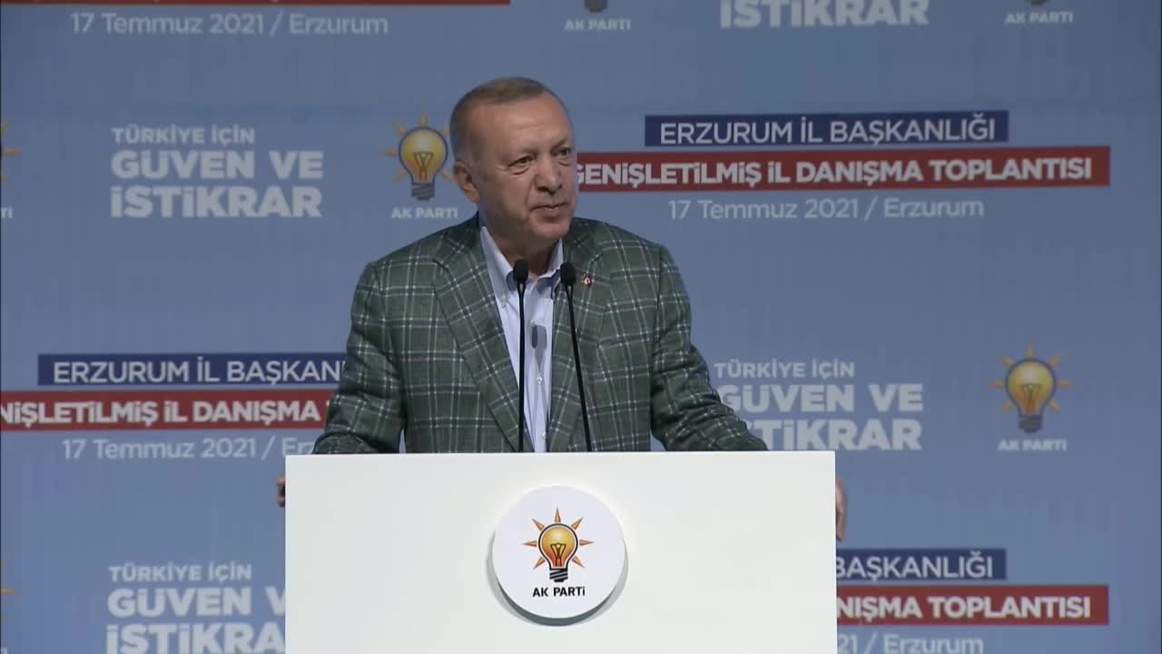 CUMHURBAŞKANI ERDOĞAN: “KİBİR, BÜYÜKLENME, BÖBÜRLENME, VATANDAŞLARLA ARASINA AŞILMAZ DUVARLAR ÖRME BİZE ASLA YAKIŞMAZ"