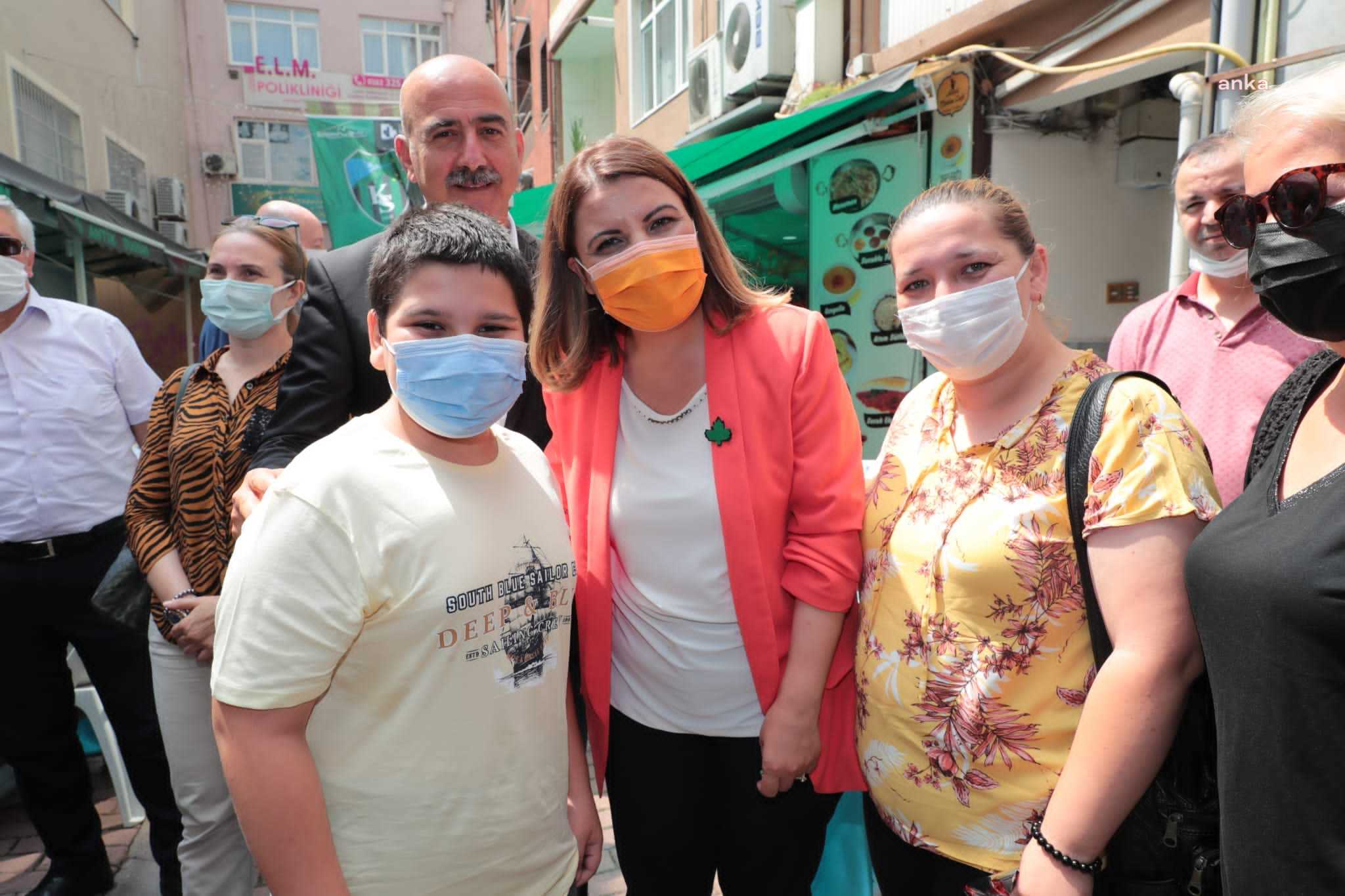 İZMİT BELEDİYE BAŞKANI FATMA KAPLAN HÜRRİYET ÇARŞI ESNAFIYLA BAYRAMLAŞTI