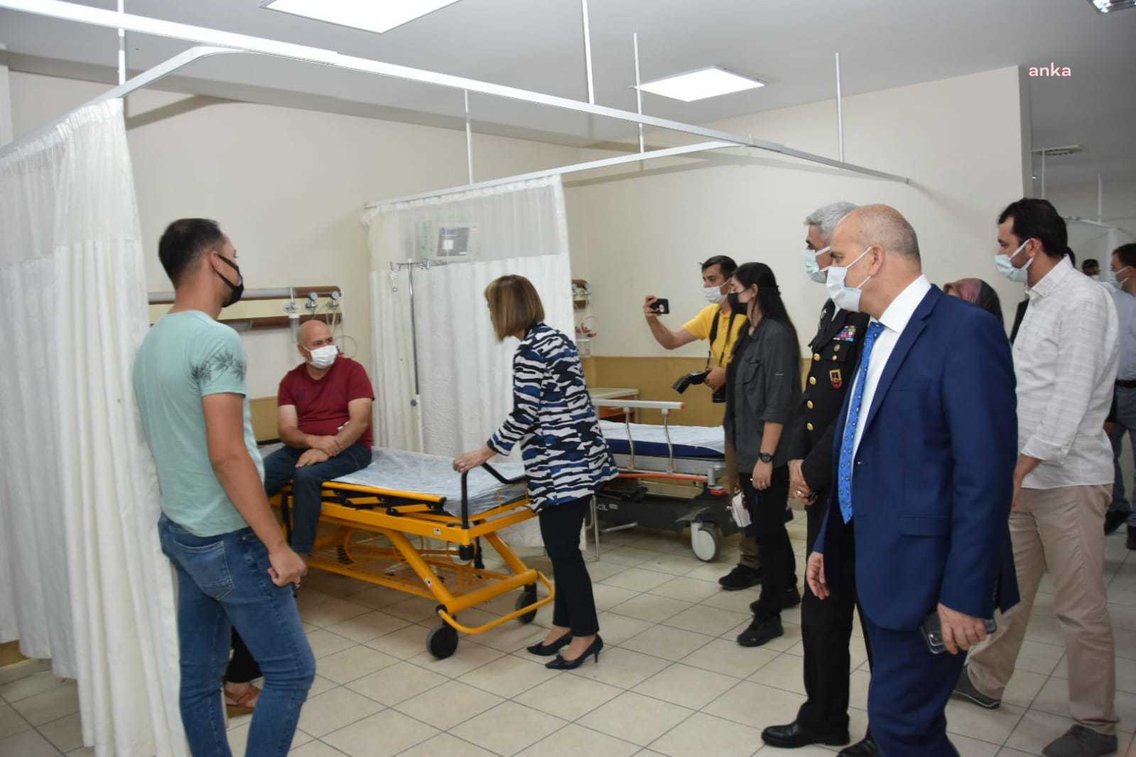 NEVŞEHİR’İN KADIN VALİSİ İNCİ SEZER BECEL, TRAFİK DENETLEME NOKTASINDA VATANDAŞLARIN BAYRAMINI KUTLADI