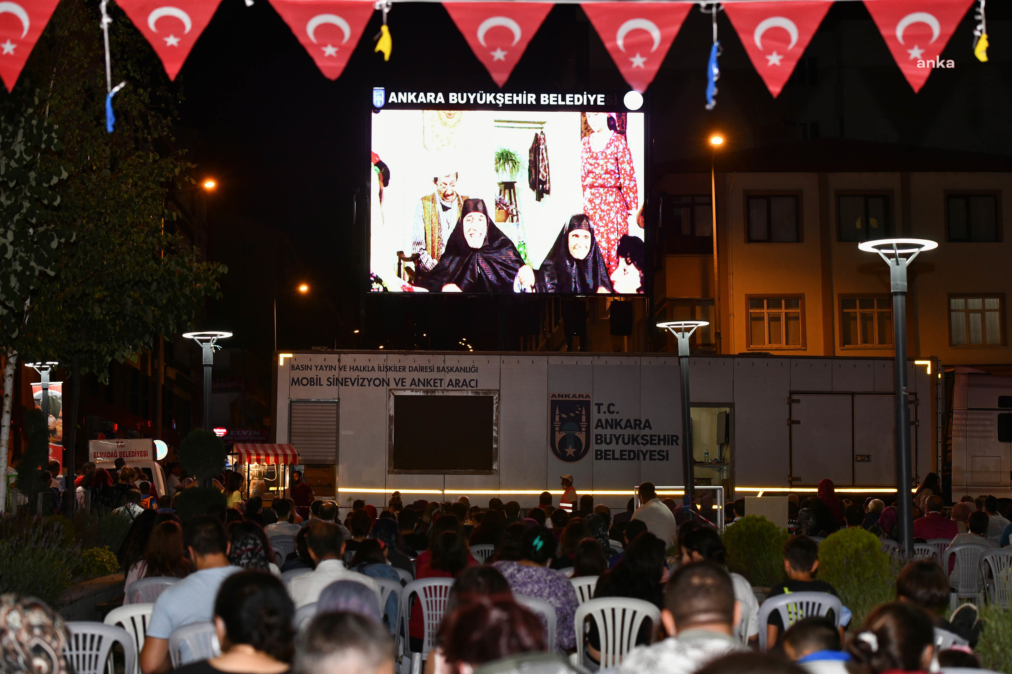 BÜYÜKŞEHİR BELEDİYESİ BAŞKENTLİLERİ NOSTALJİ YOLCULUĞUNA ÇIKARIYOR