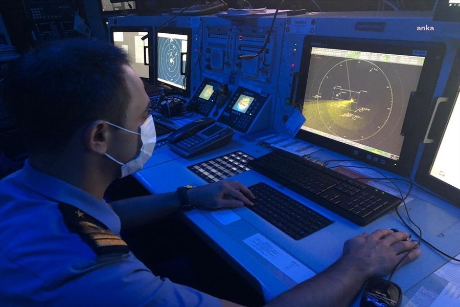 MSB: KAŞ'TA GÖÇMENLERİ TAŞIYAN TEKNE BATTI, 37 GÖÇMEN KURTARILDI, 8 KİŞİYİ ARAMA ÇALIŞMALARI DEVAM EDİYOR