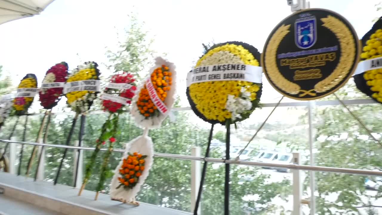 TİYATRO SANATÇISI TURGAY YILDIZ SON YOLCULUĞUNA UĞURLANDI