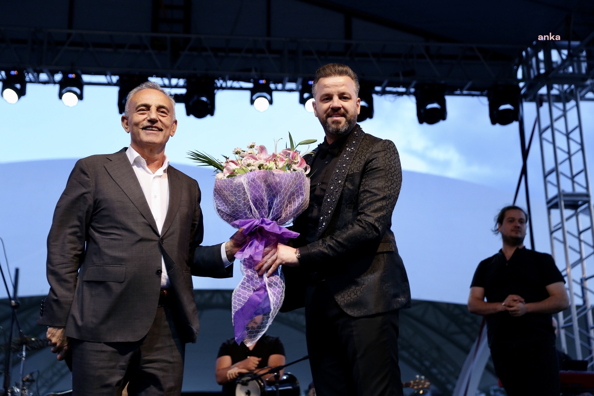 RUMELİLİ EKREM, KÜÇÜKÇEKMECE’DE HEMŞEHRİLERİYLE BULUŞTU