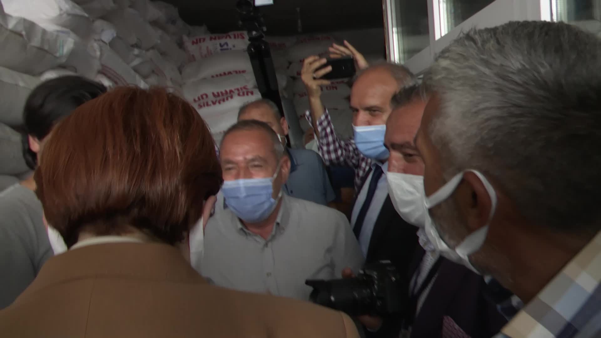 VANLI İŞÇİ: SEN 200 MİLYAR MAAŞ ALIYORSAN, BEN 2 MİLYARA NASIL GEÇİNEBİLİRİM
