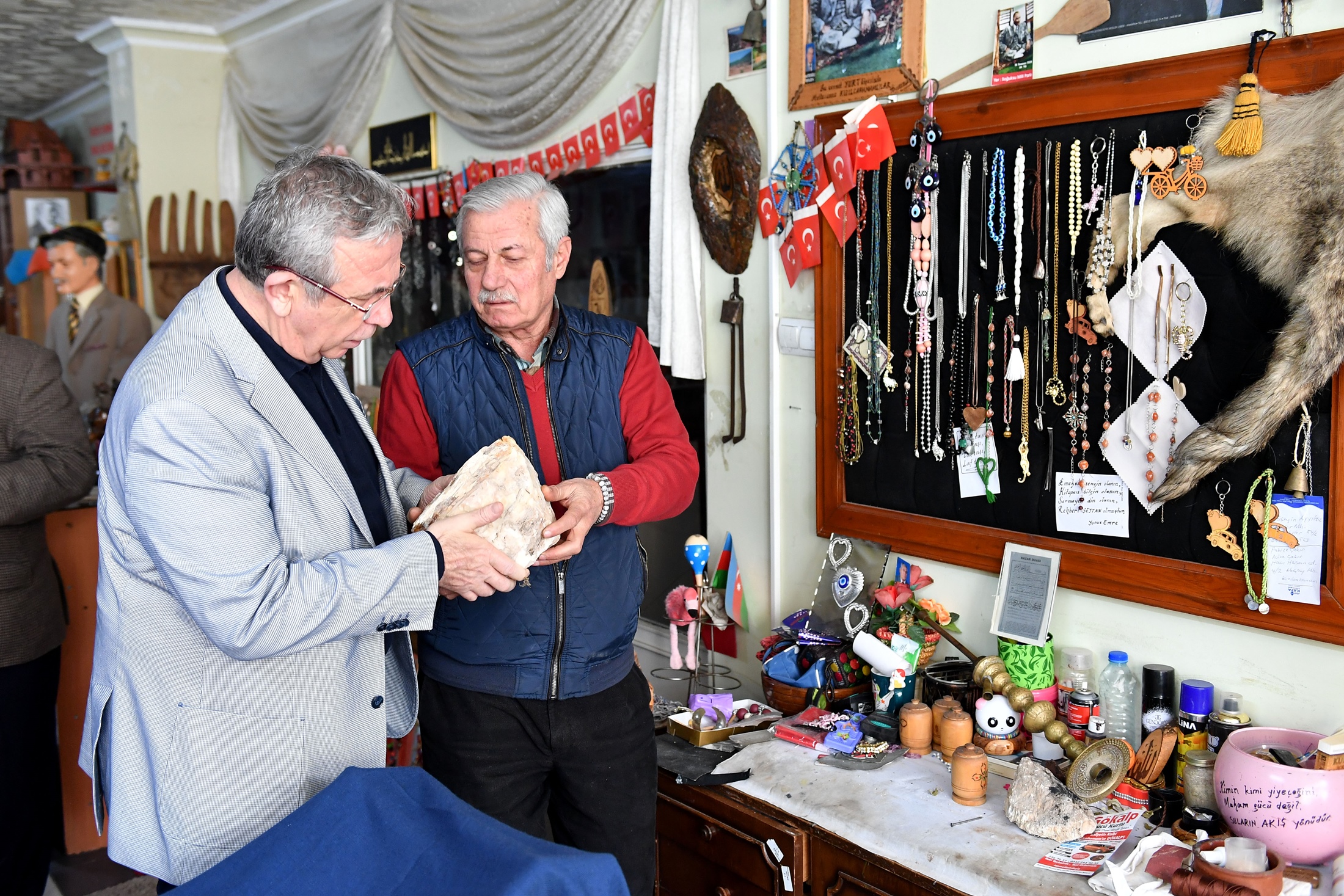 MANSUR YAVAŞ, KIZILCAHAMAM’DA ESNAFLA BULUŞTU