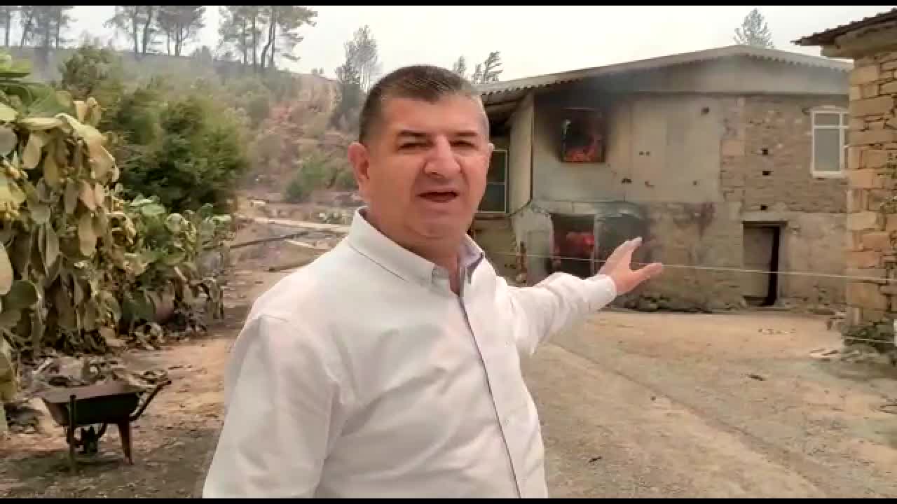CHP'Lİ ARI: "YANGIN KONTROL ALTINA ALINMADI. HELİKOPTER YOK, MÜDAHALE EDEN YOK, UÇAK YOK. EVLER GÖZ GÖRE GÖRE YANIYOR"