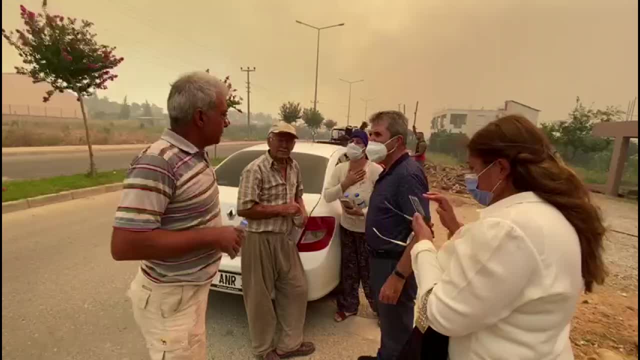 İYİ PARTİLİ FERİDUN BAHŞİ: "OGM'NİN PAYLAŞTIĞI FOTOĞRAFTAKİ KİŞİNİN BEN OLDUĞU ANLAŞILINCA KALDIRILDI"