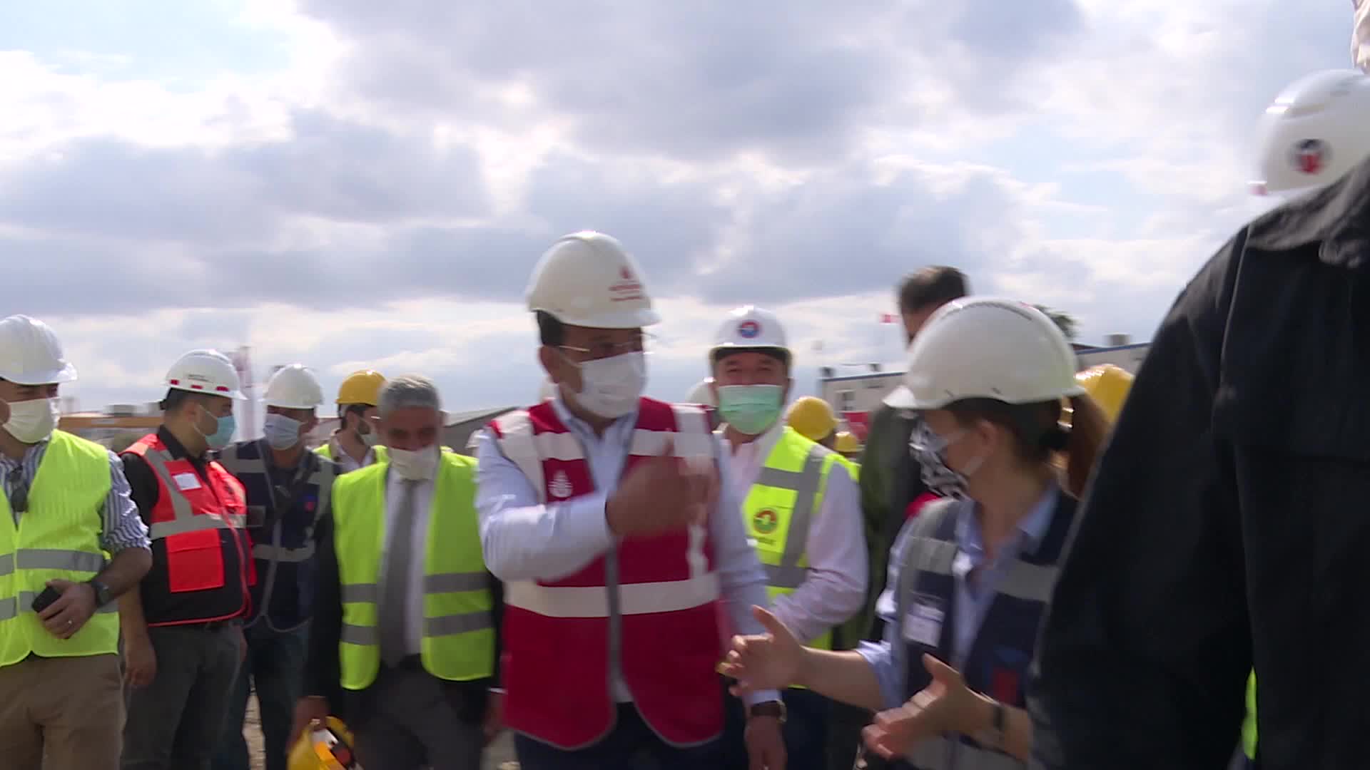 İMAMOĞLU, KAYIŞDAĞI METRO İSTASYONU’NDAKİ SON RAY HATTININ KAYNATMA İŞLEMİNİ YAPTI