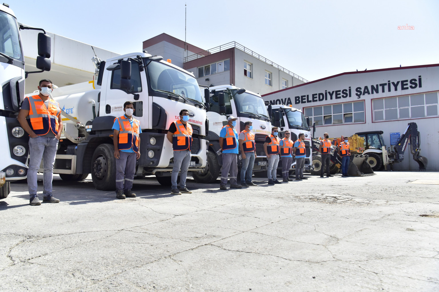 BORNOVA BELEDİYESİ'NDEN YANGINLA MÜCADELE İÇİN MUĞLA'YA DESTEK