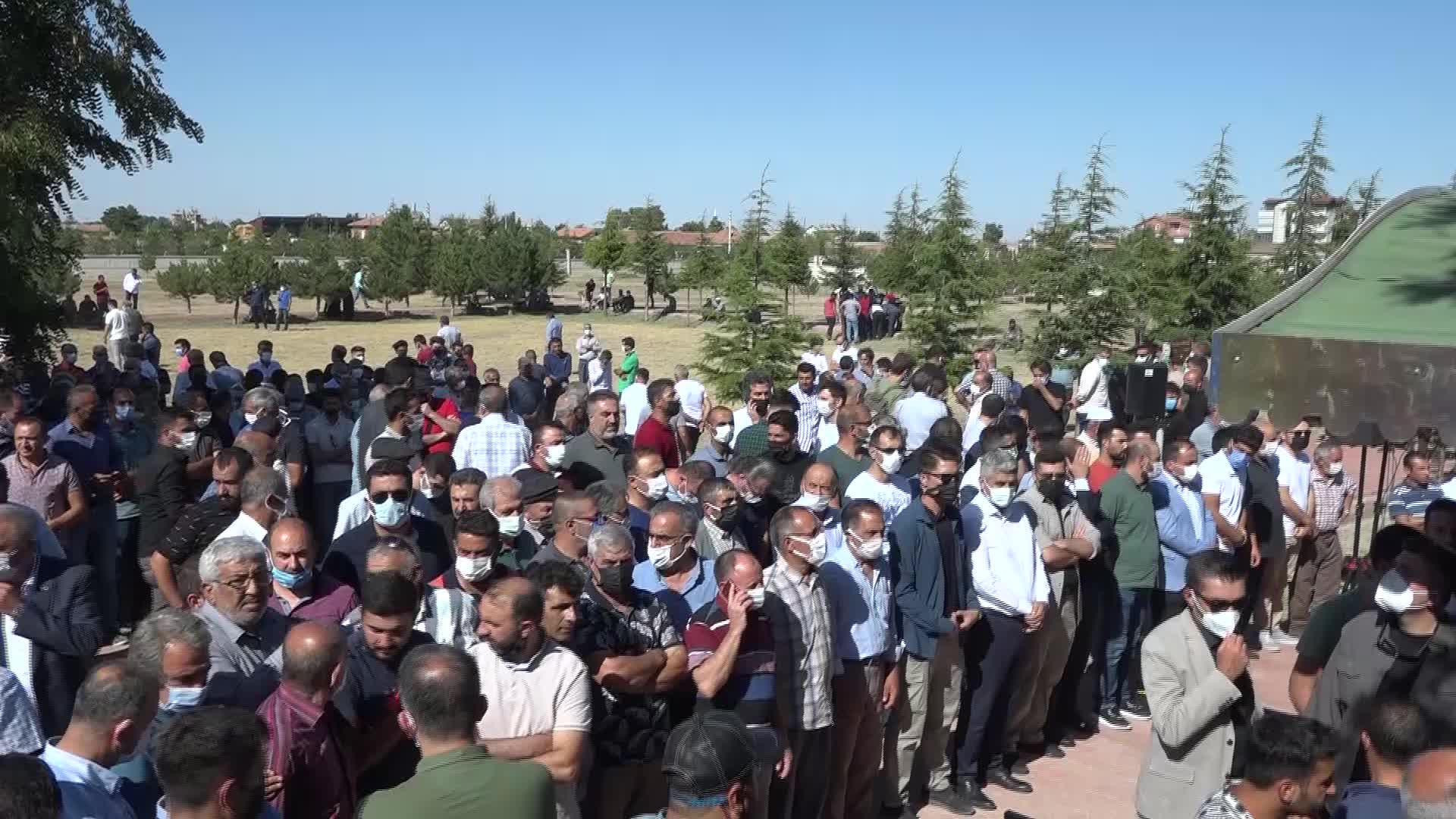 KONYA’DA ÖLDÜRÜLEN AİLE SON YOLCULUKLARINA UĞURLANDI