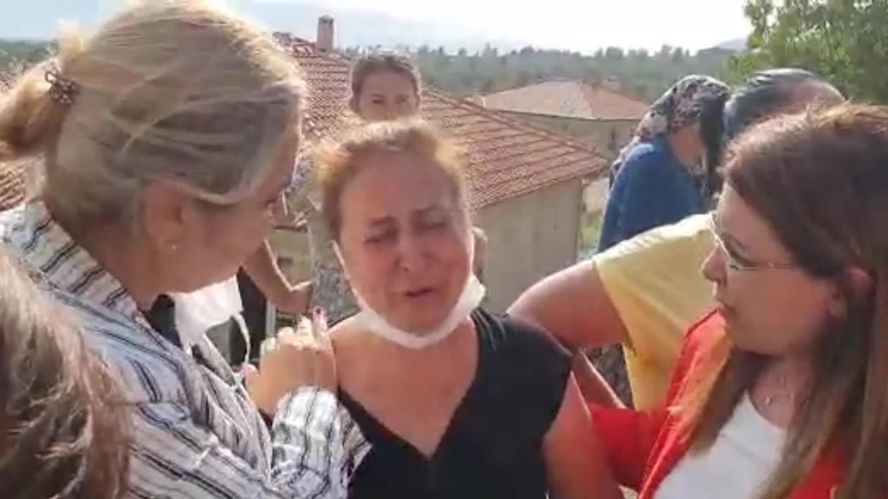 KÖYCEĞİZ'DE YURTTAŞLAR GÖZYAŞLARI İÇİNDE ALEVLERE SU TAŞIDI