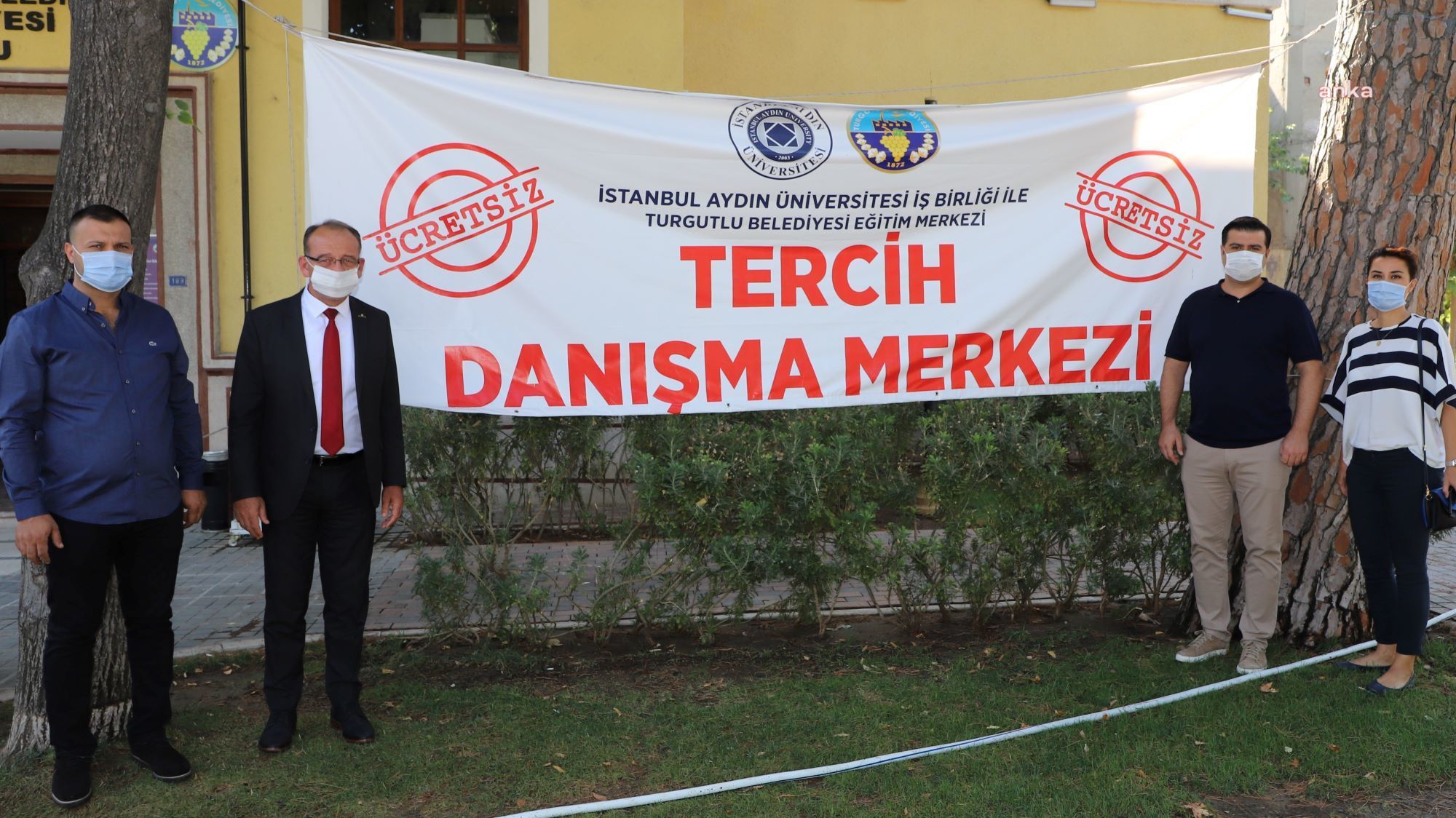 TURGUTLU BELEDİYESİNDEN ÜNİVERSİTE ADAYLARINA 'TERCİH DANIŞMANLIĞI' HİZMETİ