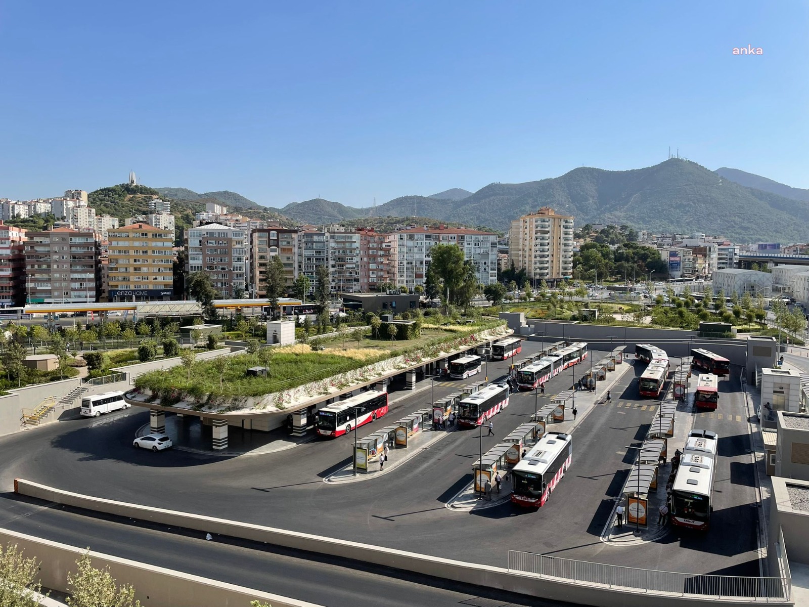 İZMİR’DE KURAKLIĞA KARŞI BİR HAMLE DAHA: YEŞİL ÇATI