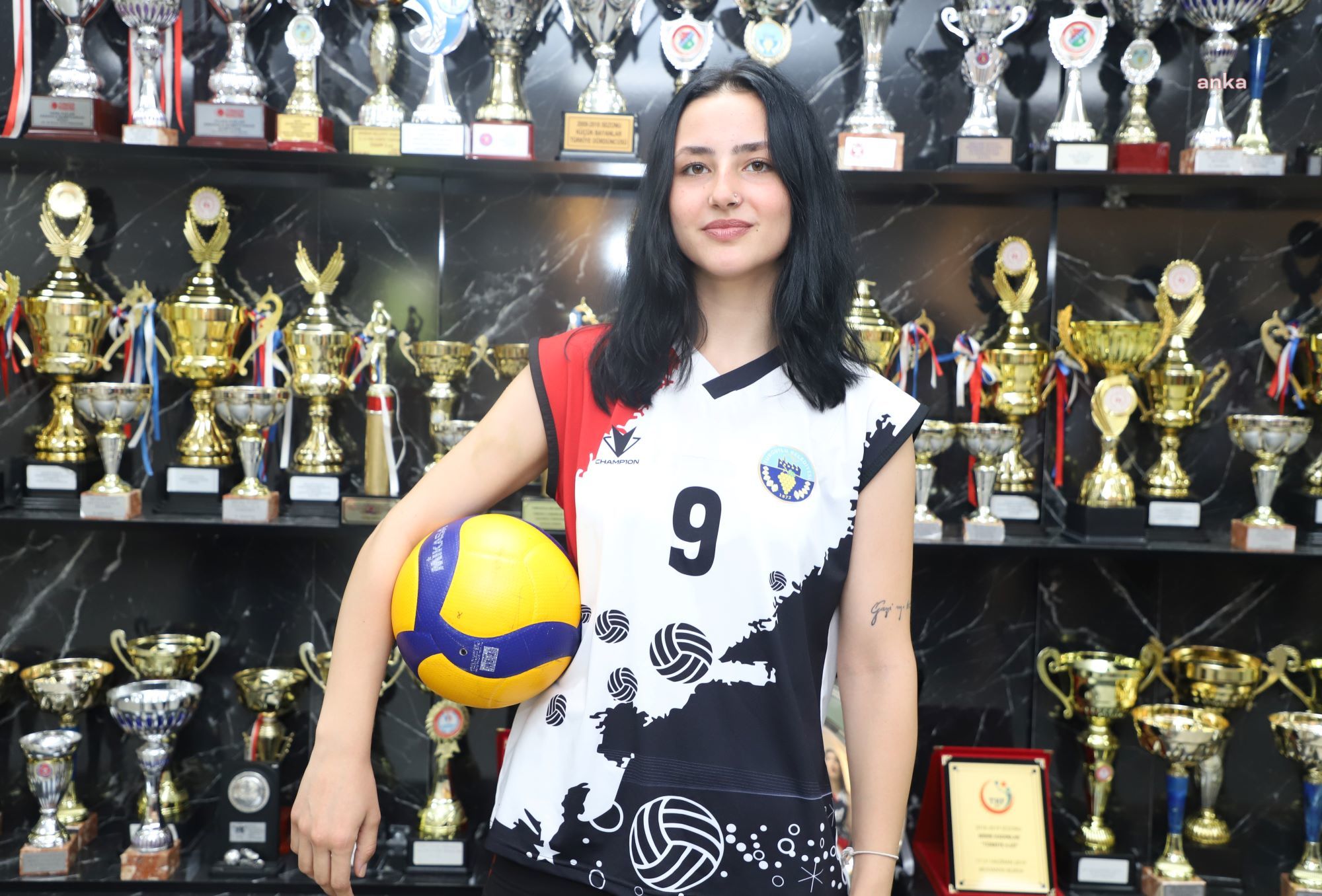 TURGUTLU BELEDİYESPOR'UN YENİ TRANSFERİ NUR KARADUĞAN OLDU
