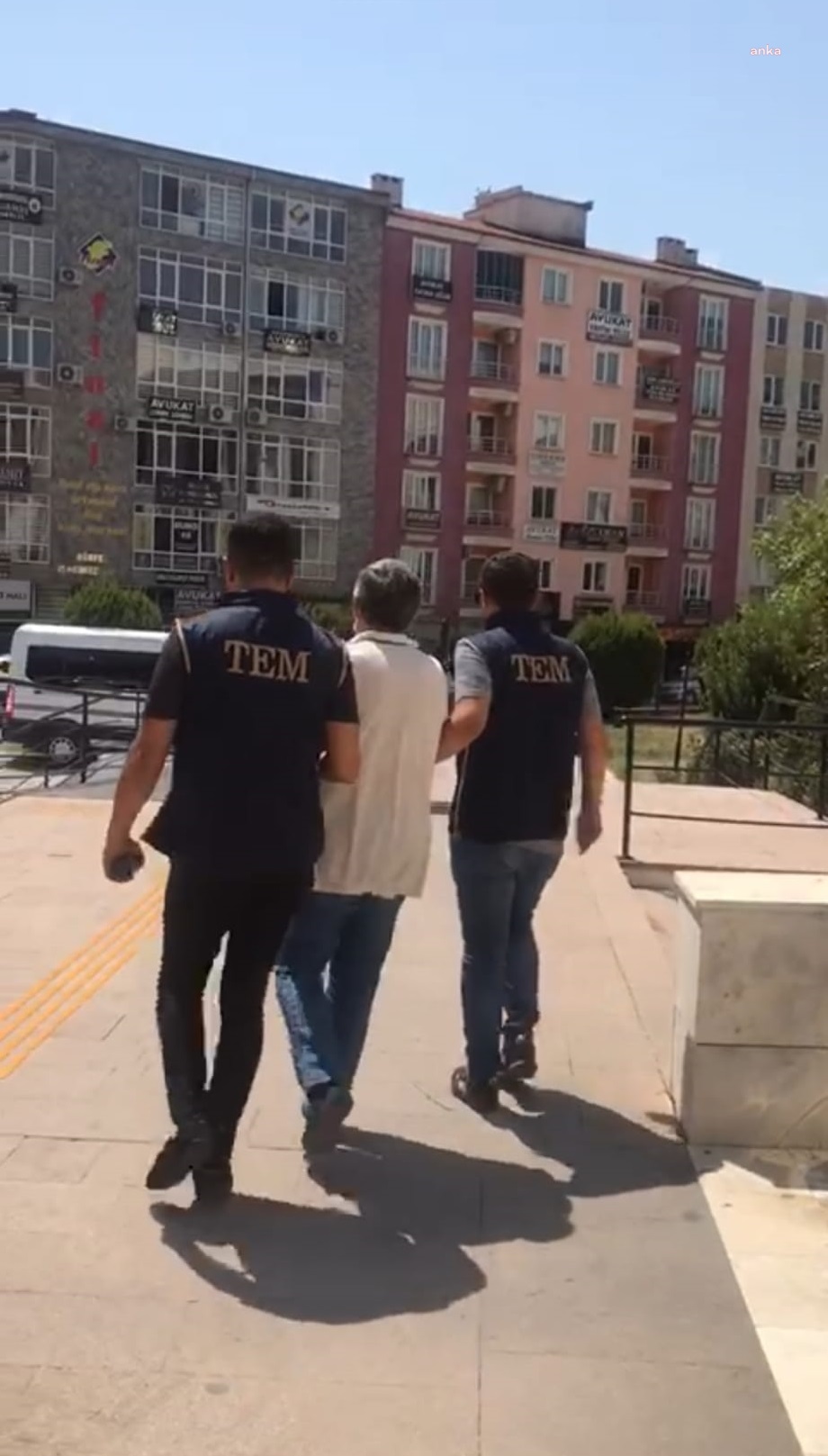 FETÖ FİRARİSİ DOÇENT EDREMİT’TE YAKALANDI