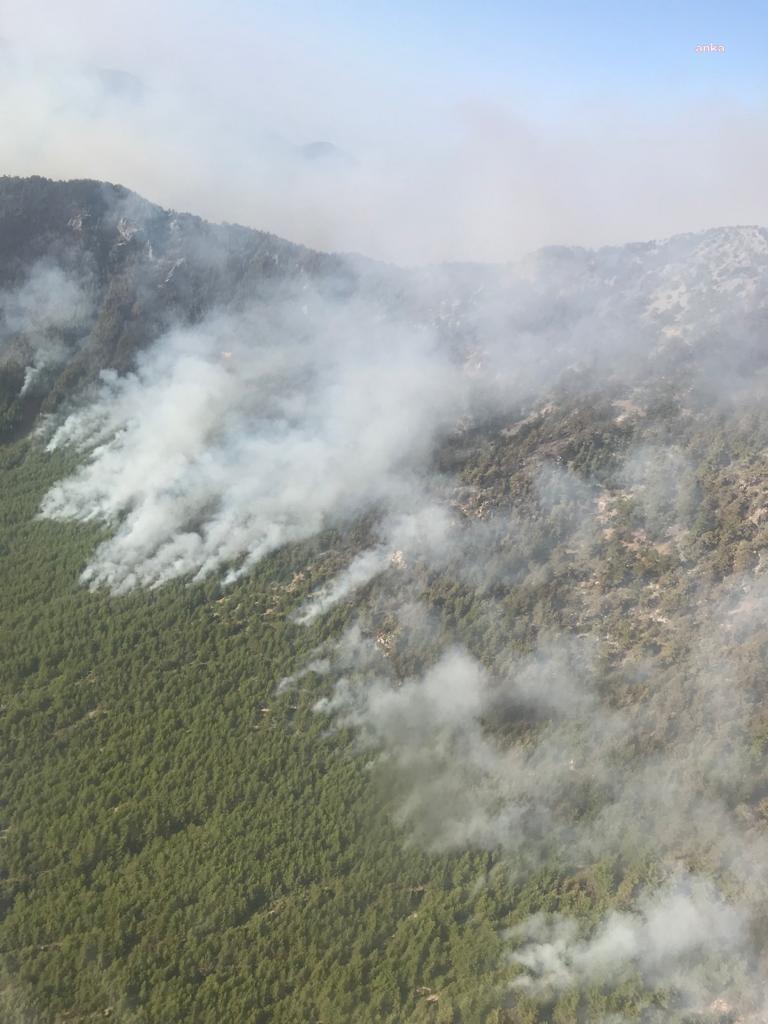 MUĞLA’DAKİ YANGINLARA 16 HELİKOPTER VE 5 UÇAK MÜDAHALE EDİYOR