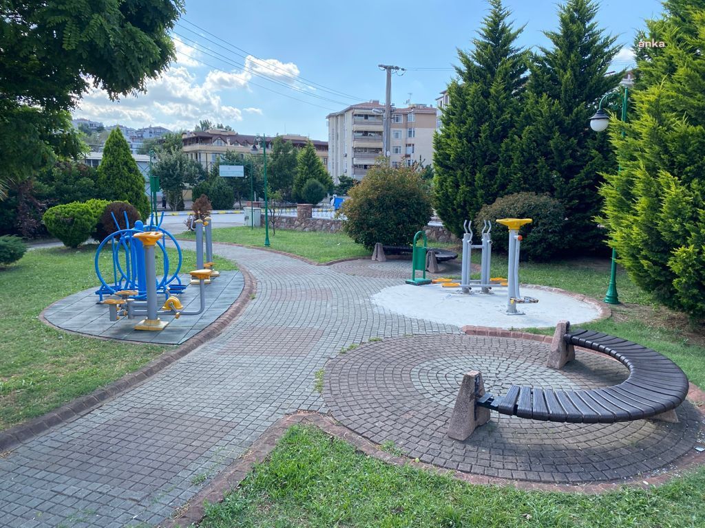 İZMİT BÜYÜKŞEHİR BELEDİYESİ PARKLARI YENİLENİYOR