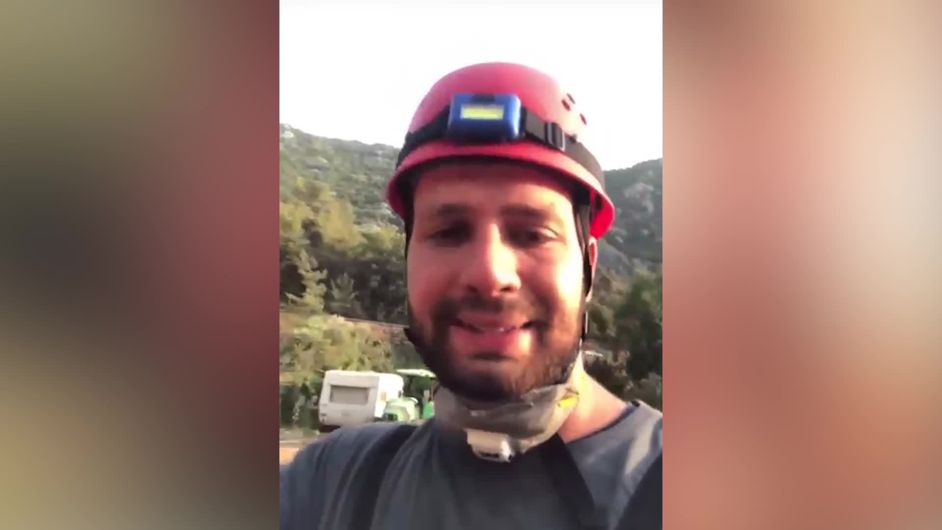 GÖNÜLLÜ YANGIN SÖNDÜRME EKİBİ LİDERİ: "BİZE SU VERMEDİLER"
