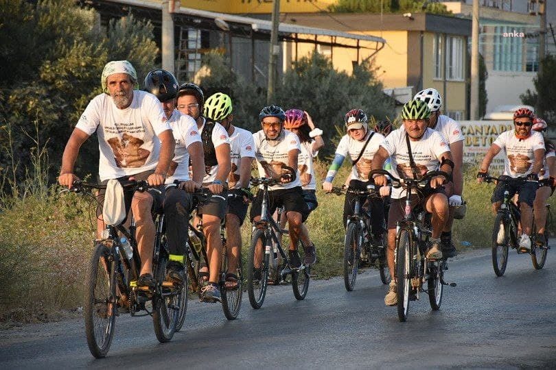 EDREMİT'TE BİSİKLETLİLER PEDAL ÇEVİRDİ