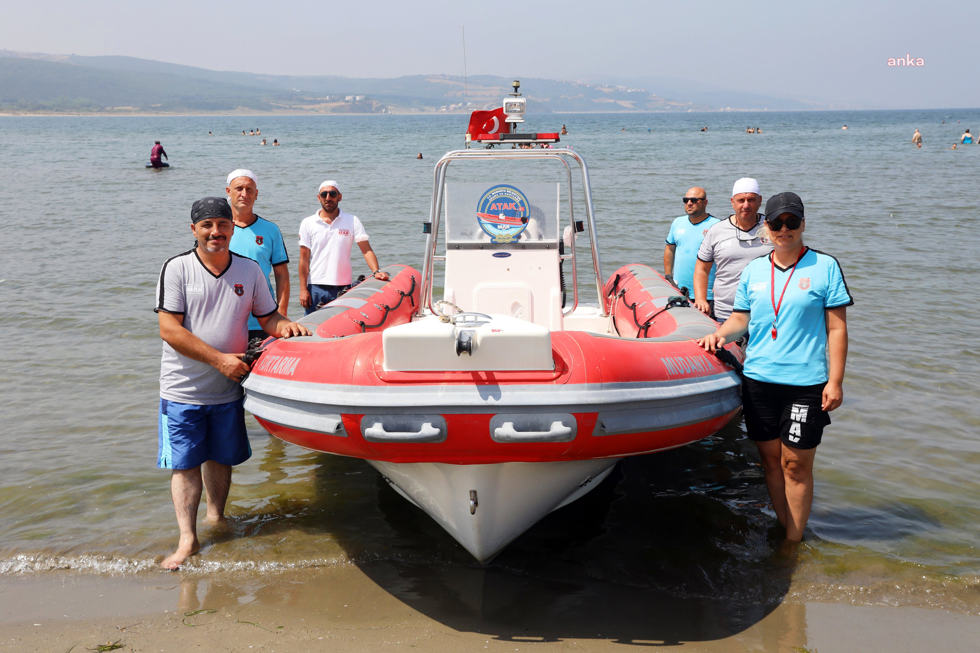 MUDANYA BELEDİYESİ SAHİLLERİ TEMİZLİYOR