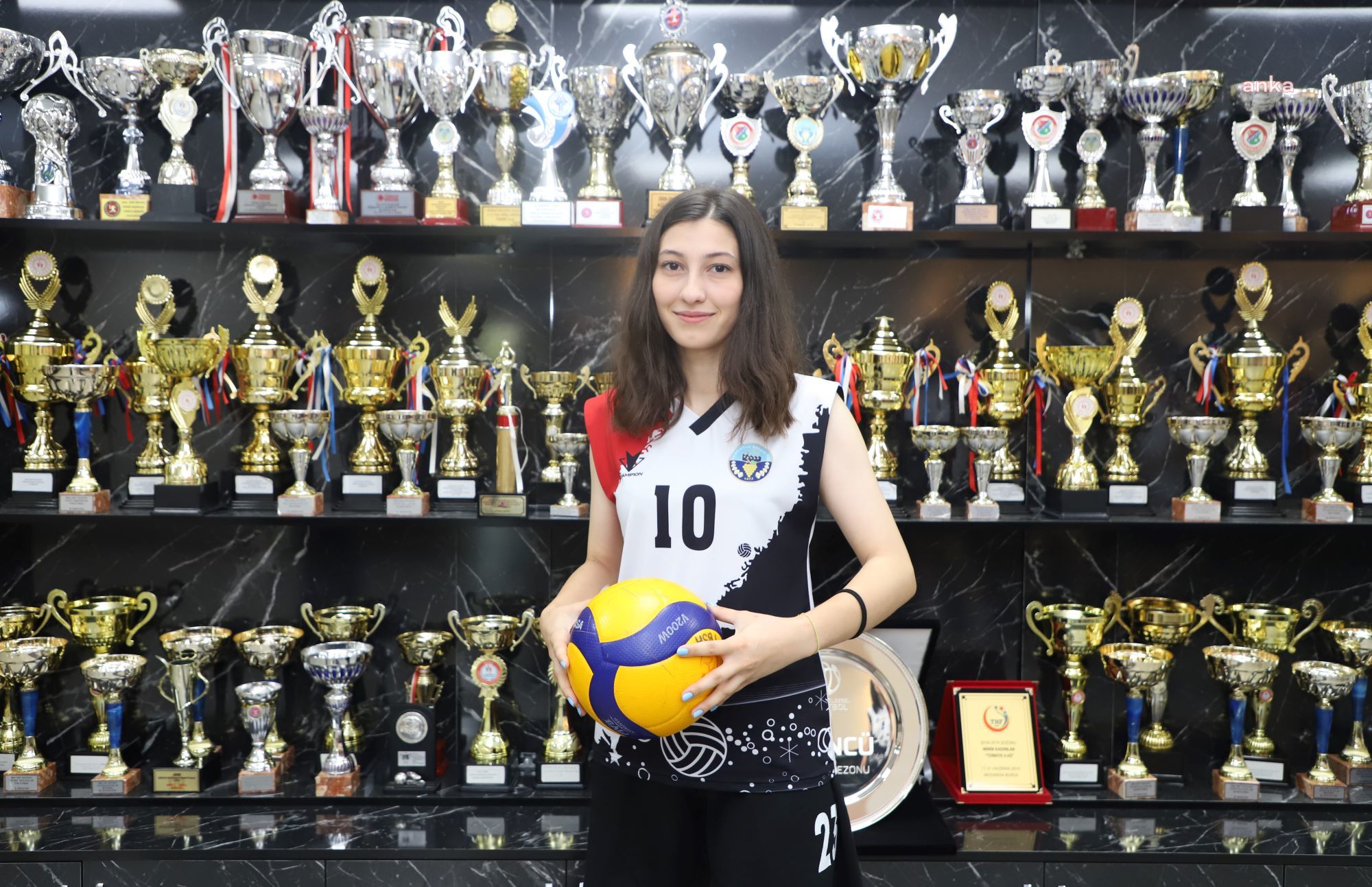 TURGUTLU BELEDİYESPOR TUĞÇE KÖSE'Yİ KADROYA DAHİL ETTİ