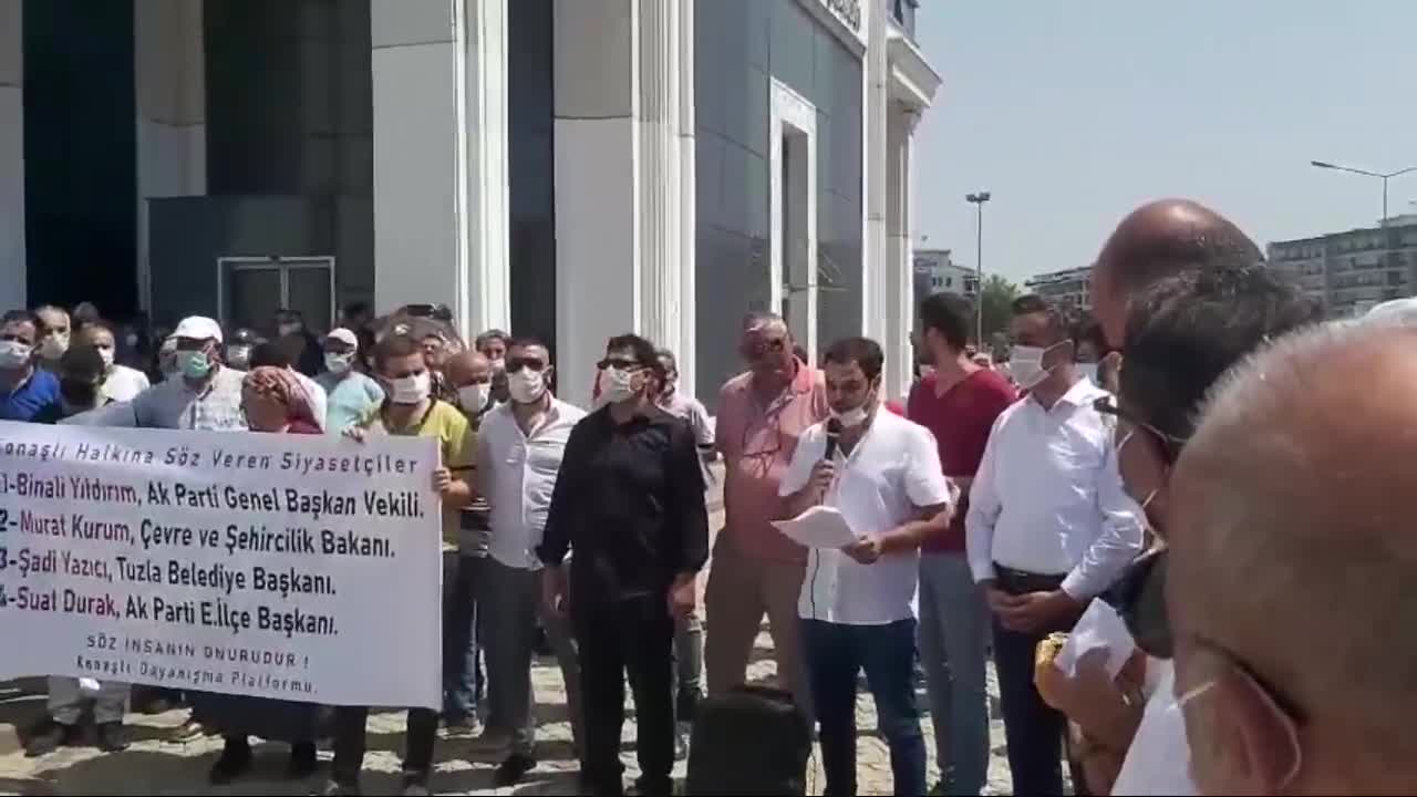 TUZLA BELEDİYESİ ÖNÜNDE "KONAŞLI" PROTESTOSU: "DEVLET BÜYÜKLERİMİZİN 3 YILDIR TUTMADIKLARI SÖZLERİNİ TUTMALARINI İSTİYORUZ"