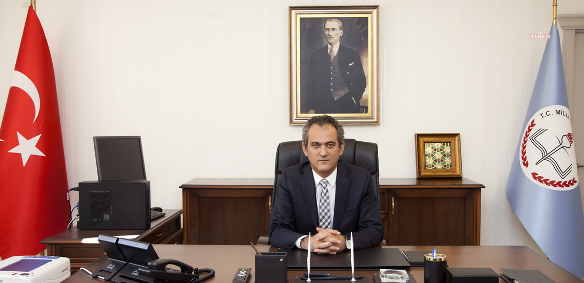 MİLLİ EĞİTİM BAKANI SELÇUK İSTİFA ETTİ, YERİNE MAHMUT ÖZER GETİRİLDİ