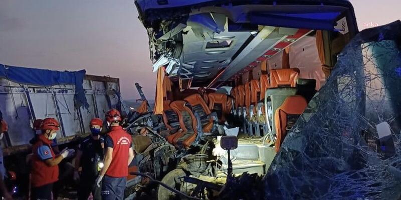 SOMA’DAKİ TRAFİK KAZASINDA HAYATINI KAYBEDENLER İÇİN SİYASİLERDEN TAZİYE