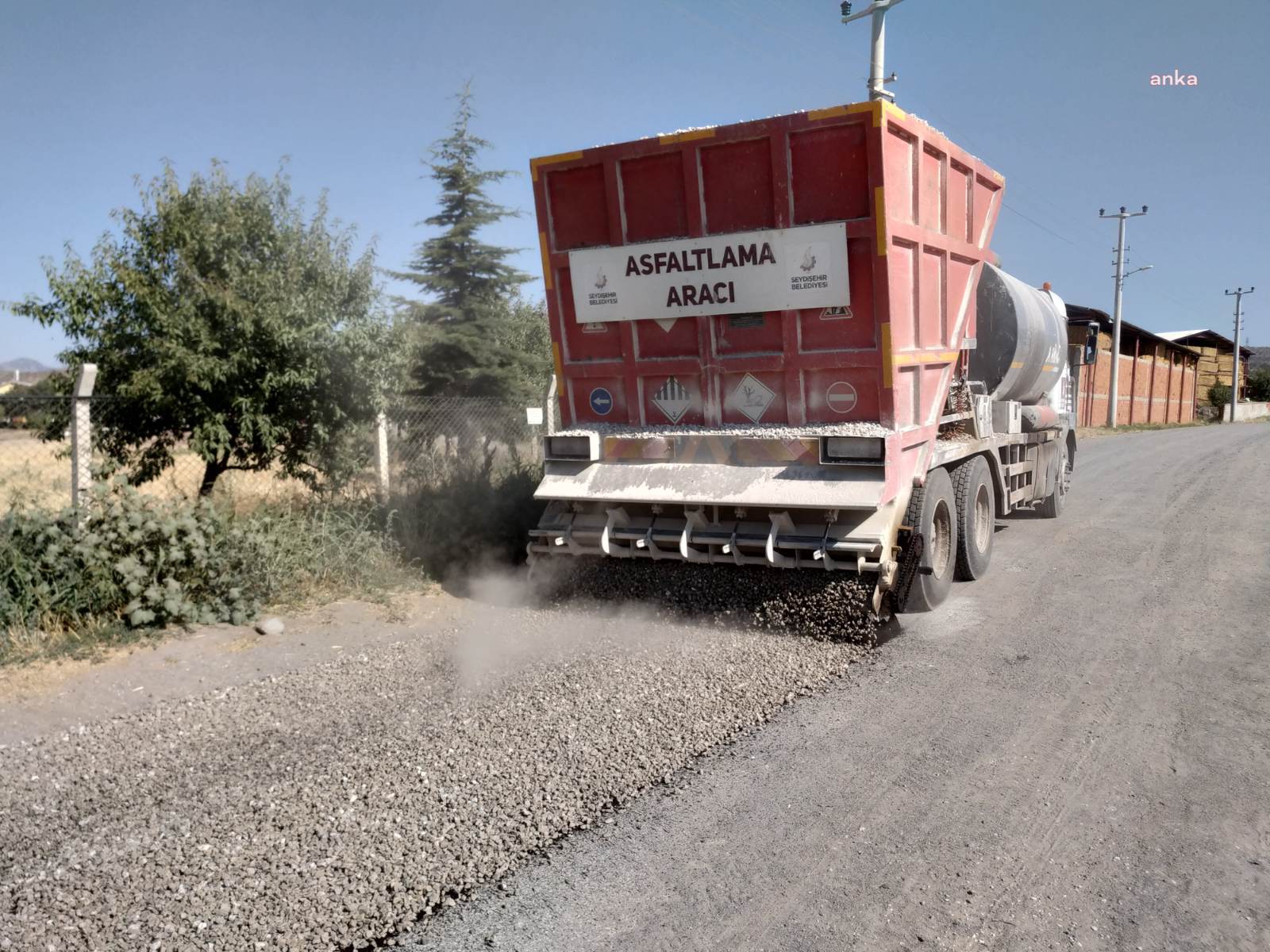 SEYDİŞEHİR BELEDİYESİ MAHALLE YOLLARINI YENİLİYOR