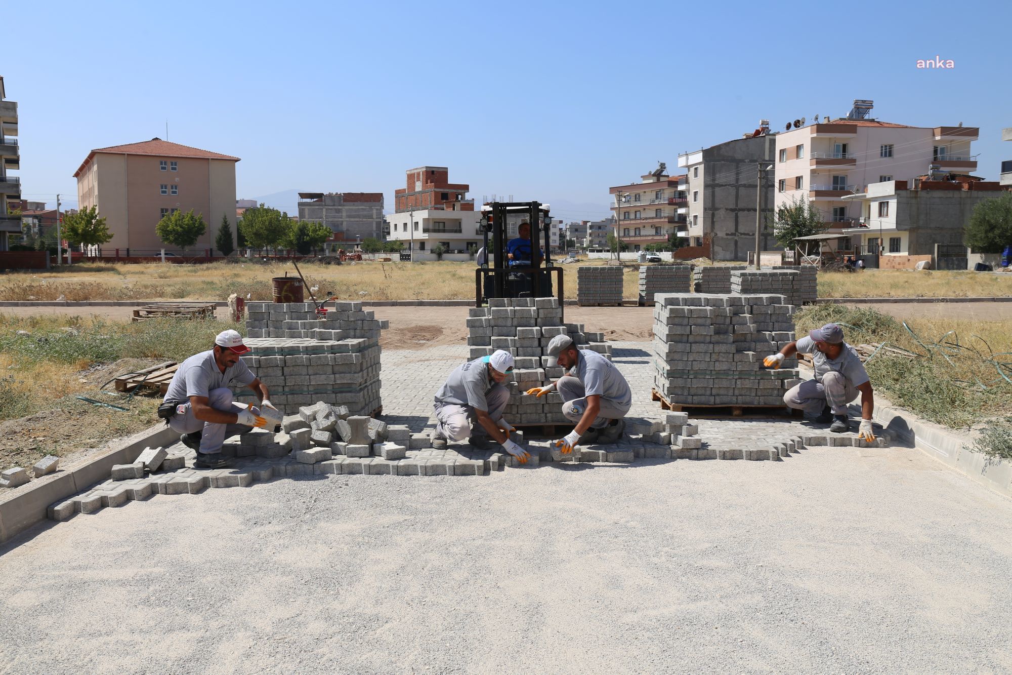 TURGUTLU BELEDİYESİ'NİN ÇALIŞMALARI DEVAM EDİYOR