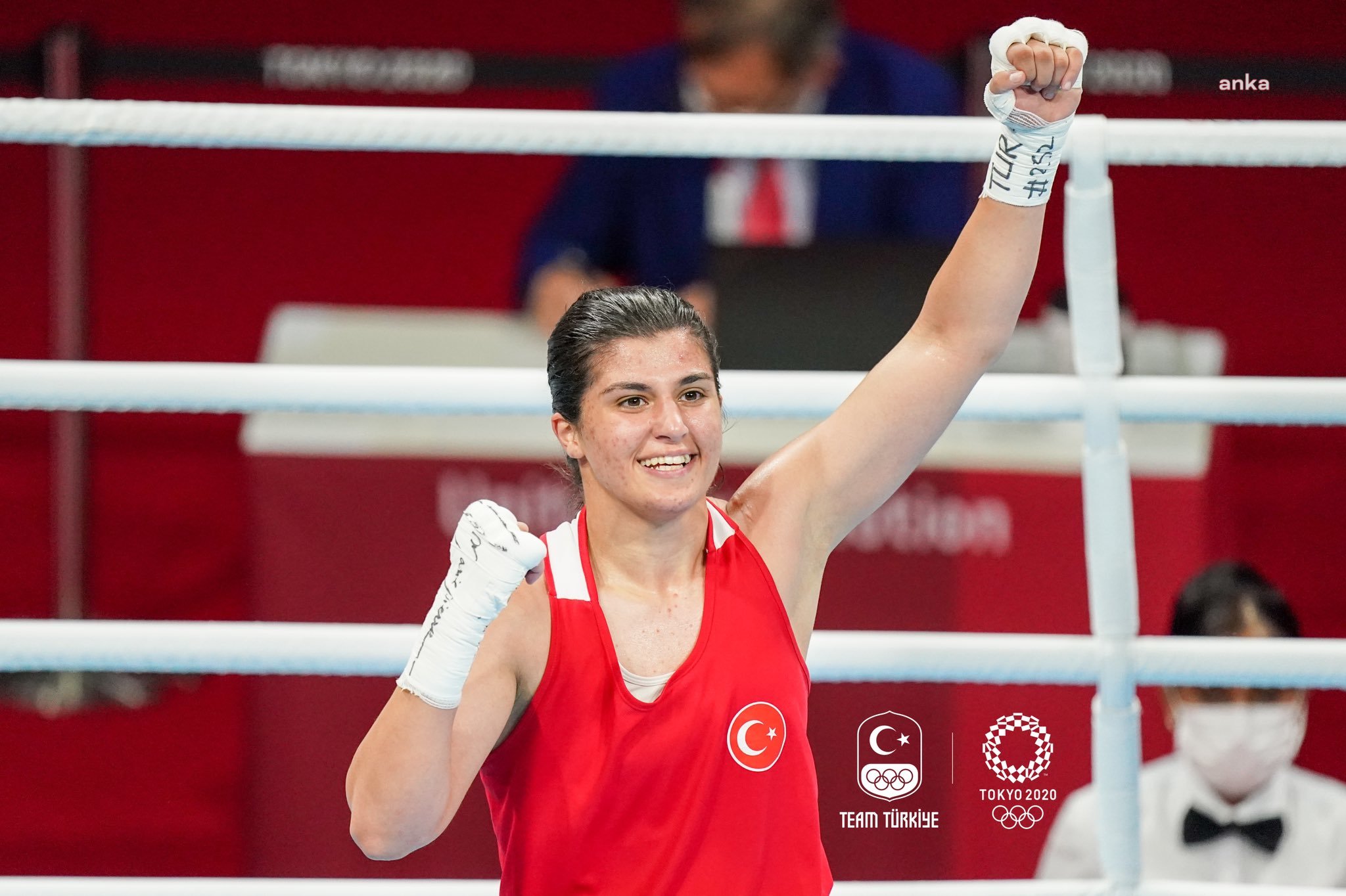TÜRKİYE OLİMPİYAT TARİHİNDE BİR İLK: BUSENAZ SÜRMENELİ OLİMPİYAT ŞAMPİYONU