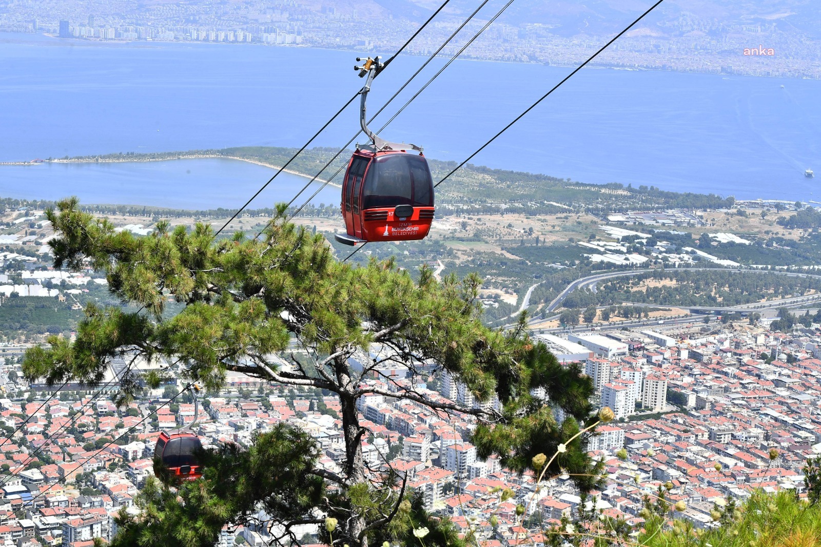 İZMİR’DE TELEFERİK YANGIN RİSKİ NEDENİYLE BİR HAFTA DAHA KAPALI KALACAK