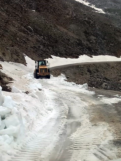 KARLA KAPLI DUMANLI YAYA YOLU ULAŞIMA AÇILDI