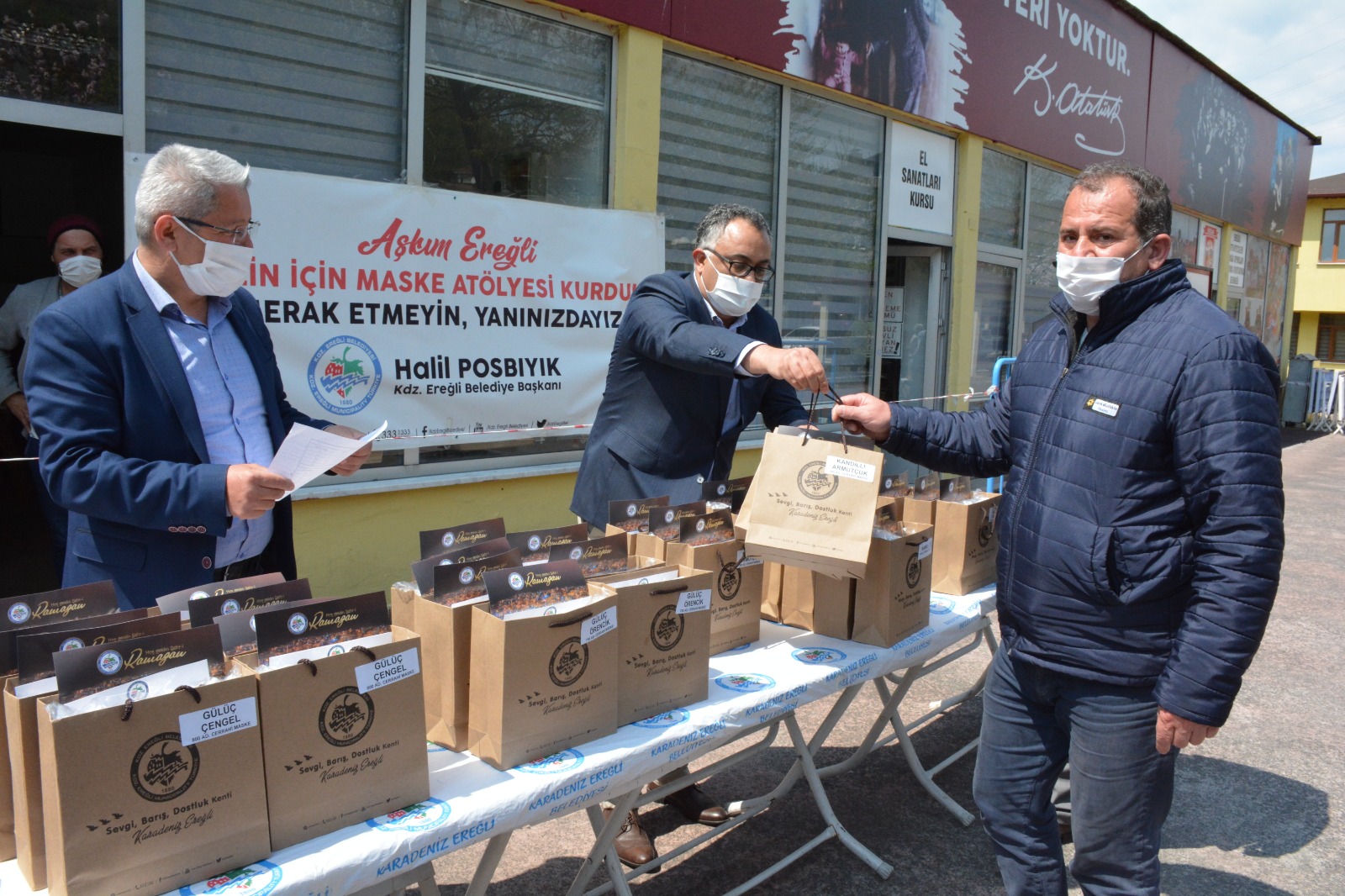 KDZ. EREĞLİ BELEDİYESİ’NDEN BELDELERE MASKE DESTEĞİ