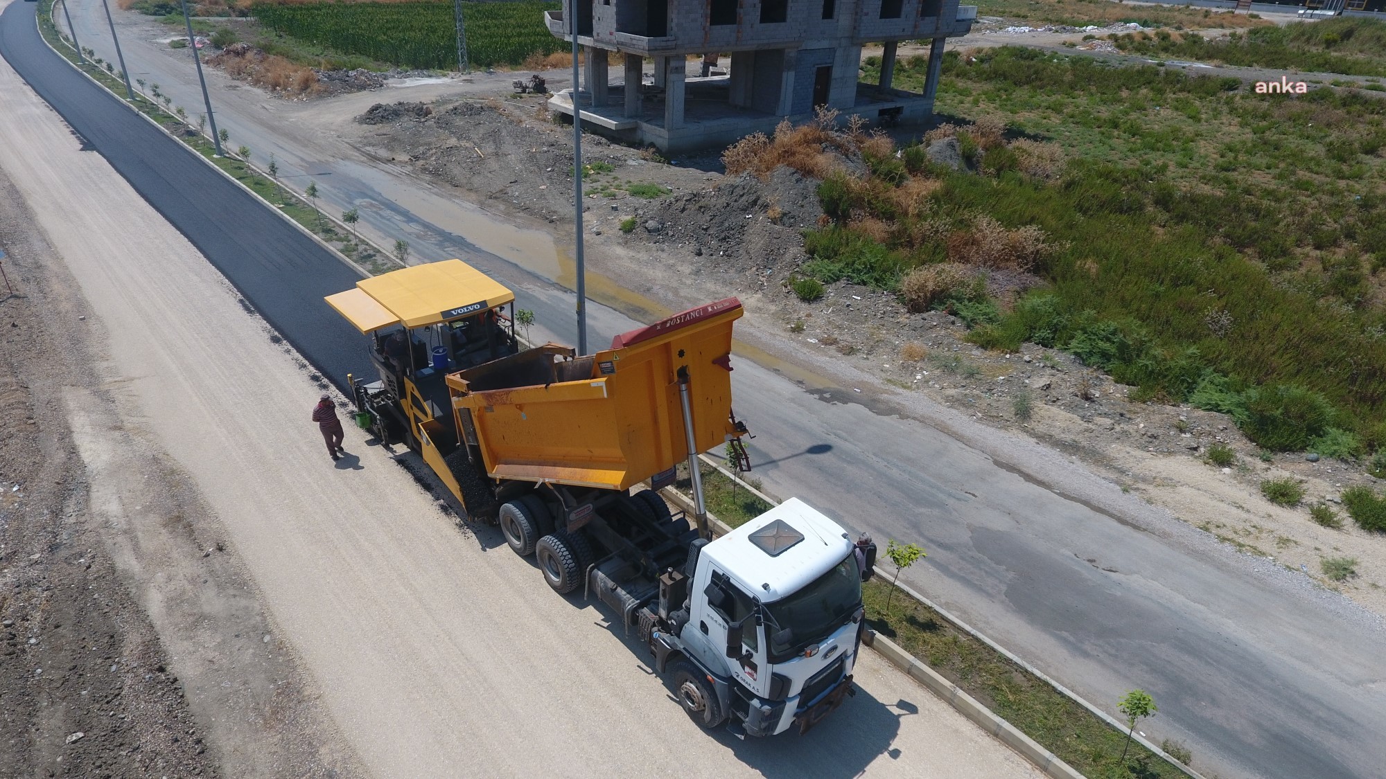 HATAY BÜYÜKŞEHİR BELEDİYESİ, KARAAĞAÇ'TA ASFALT ÇALIŞMASI BAŞLATTI