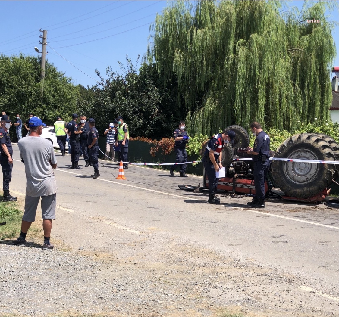 SAKARYA’DA TERS DÖNEN TRAKTÖRÜN ALTINDA KALAN SÜRÜCÜSÜ ÖLDÜ