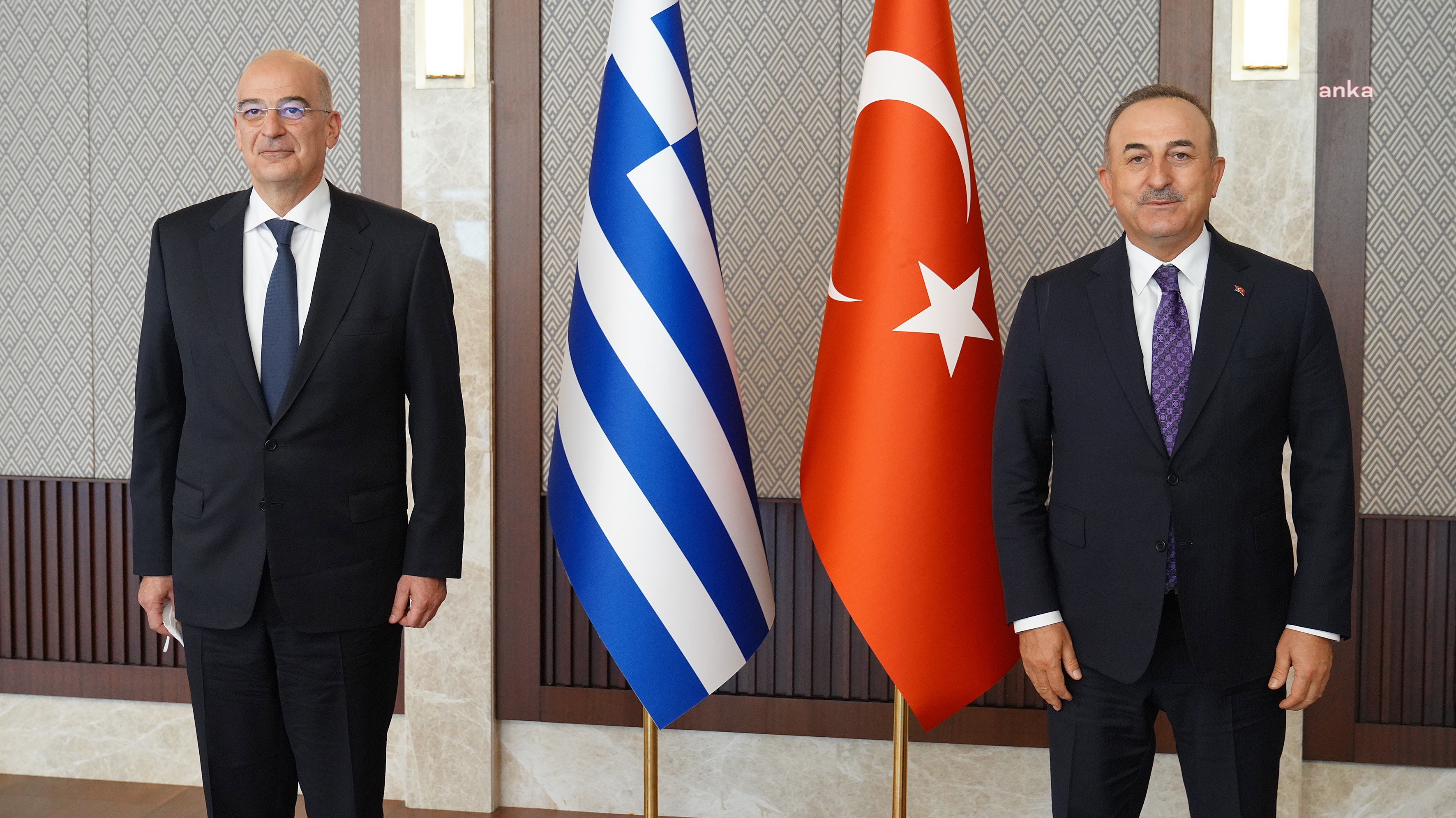 YUNANİSTAN DIŞİŞLERİ BAKANI: TÜRKİYE 2 İTFAİYE UÇAĞI GÖNDERECEK