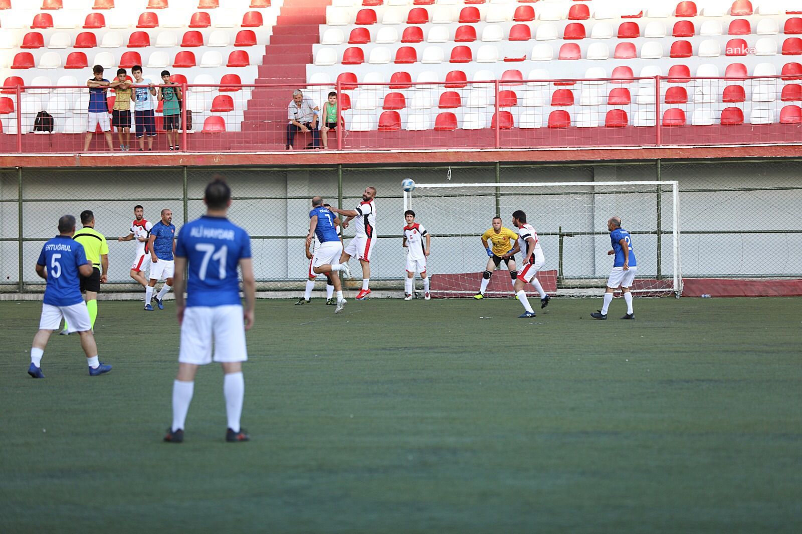 BAYRAKLI'DA BAŞKANLIK FUTBOL TURNUVASI BAŞLADI