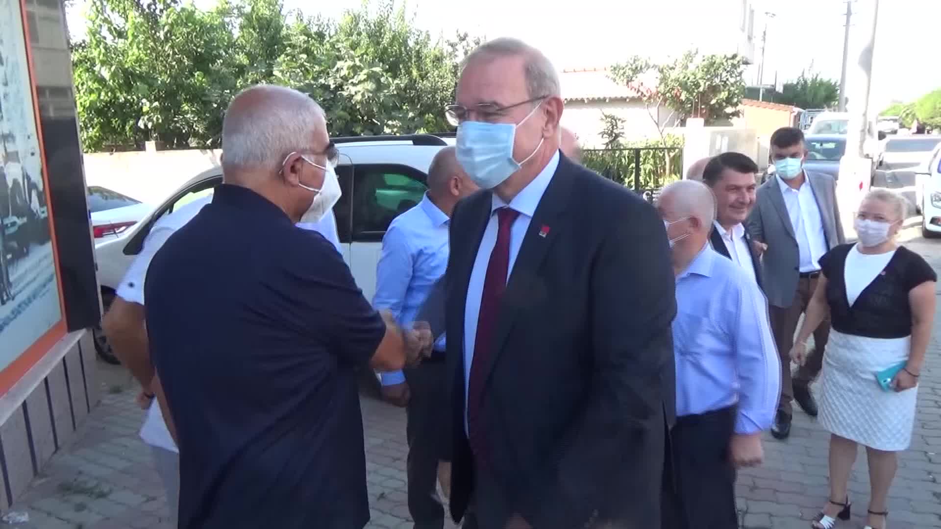 ÖZTRAK: "YUNANİSTAN’DA MİÇOTAKİS ÖZÜR DİLEDİ, HAVA KUVVETLERİ KOMUTANI İSTİFA ETTİ.  BİZDE BÜYÜK BİR PİŞKİNLİKLE HERKES YERLİ YERİNDE OTURUYOR"