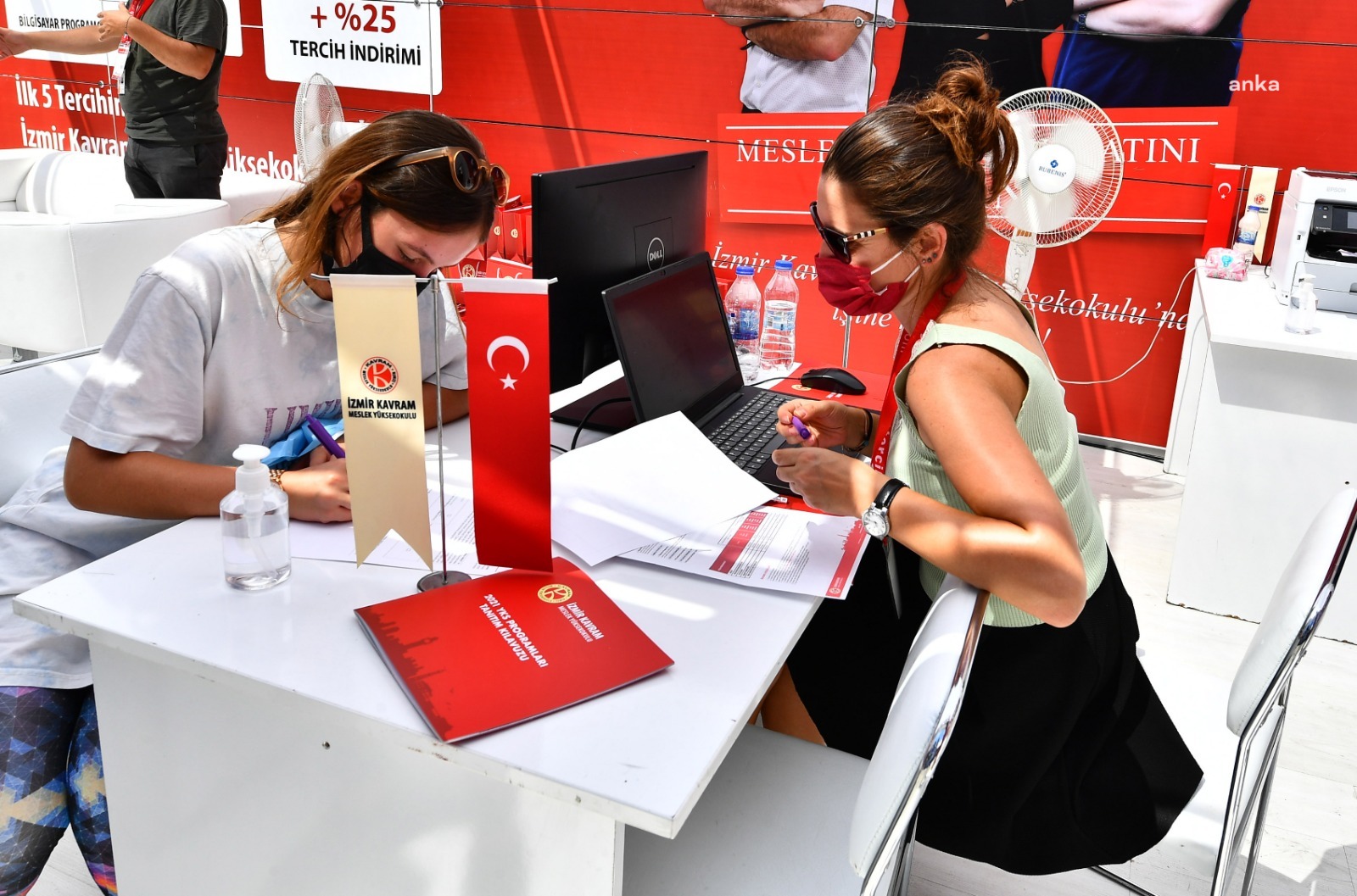 İZMİR BÜYÜKŞEHİR TERCİH DÖNEMİNDE DE GENÇLERİN YANINDA