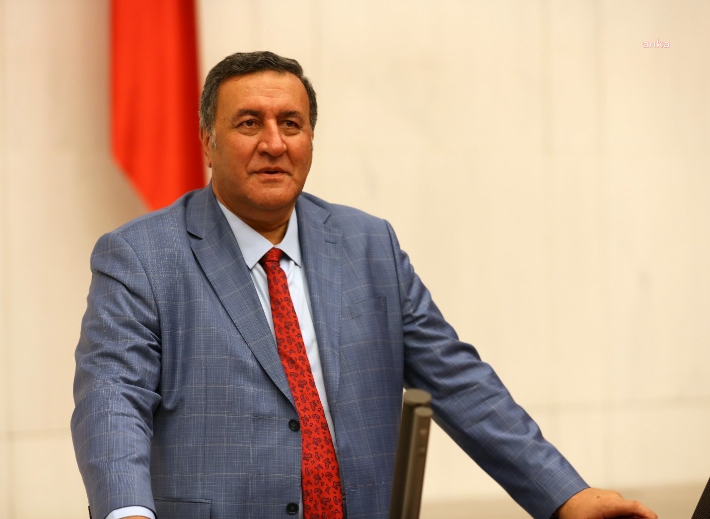 CHP'Lİ GÜRER: "KAPANAN İŞ YERİNİN BU KADAR ARTTIĞI BİR ORTAMDA İŞSİZLİK NASIL AZALIYOR?"