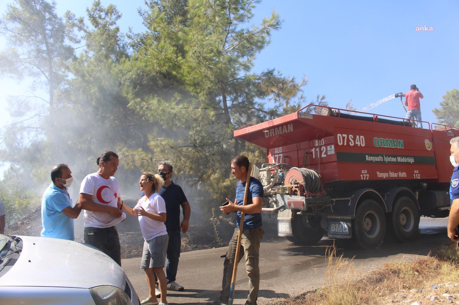KEMER'İN ÇAMYUVA VE YENİMAHALLE İLÇELERİNDE ÇIKAN YANGIN SÖNDÜRÜLDÜ