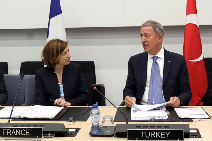 BAKAN AKAR, FRANSA SAVUNMA BAKANI PARLY İLE TELEFONDA GÖRÜŞTÜ