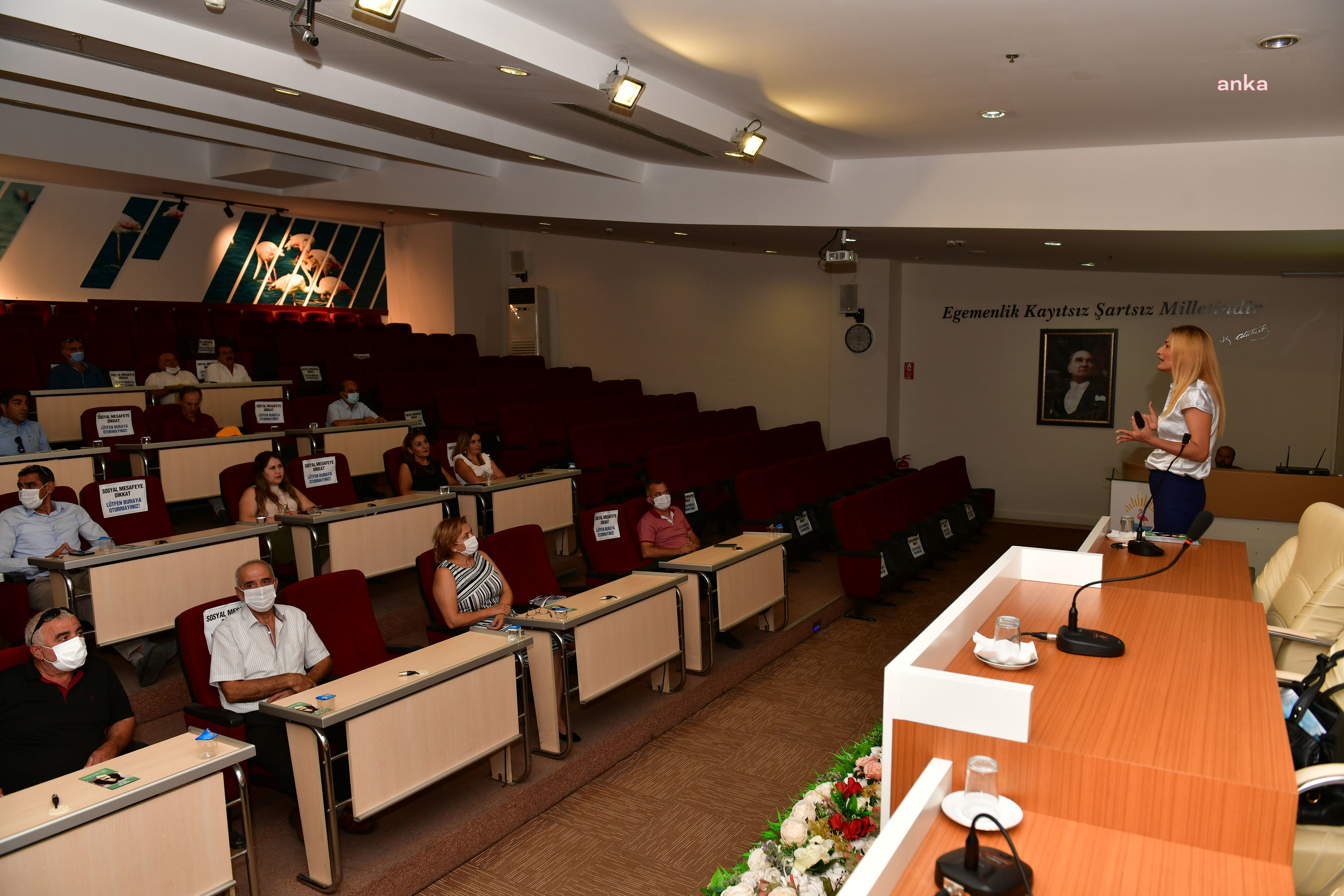 ÇİĞLİ'DE KADIN VE MUHTARLARA BAĞIMLILIKLA MÜCADELE EĞİTİMİ